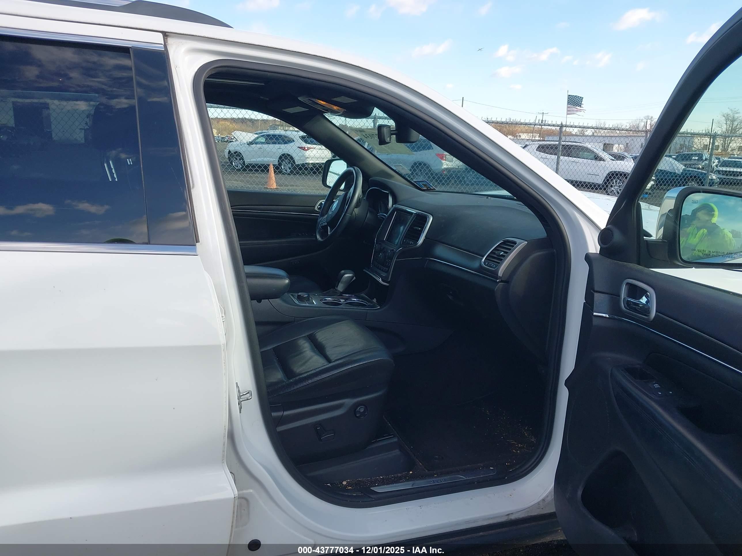 JEEP GRAND image 5