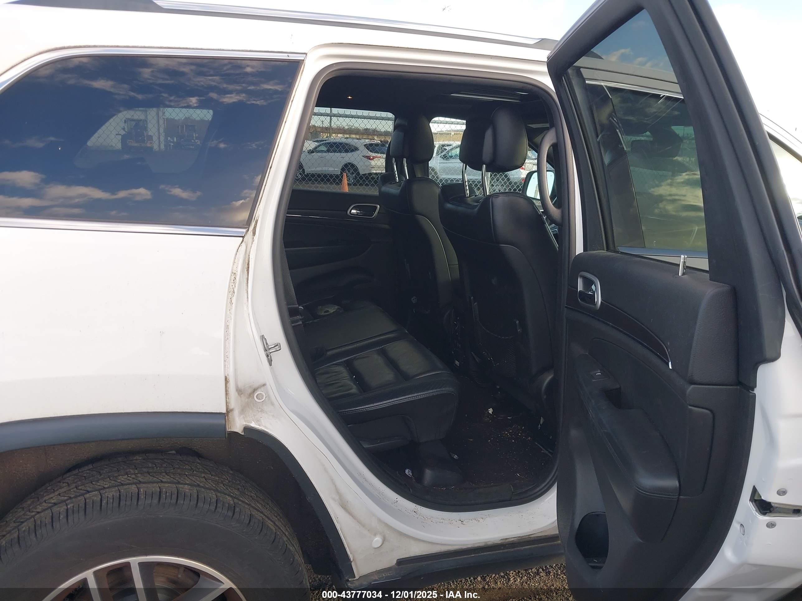 JEEP GRAND image 8