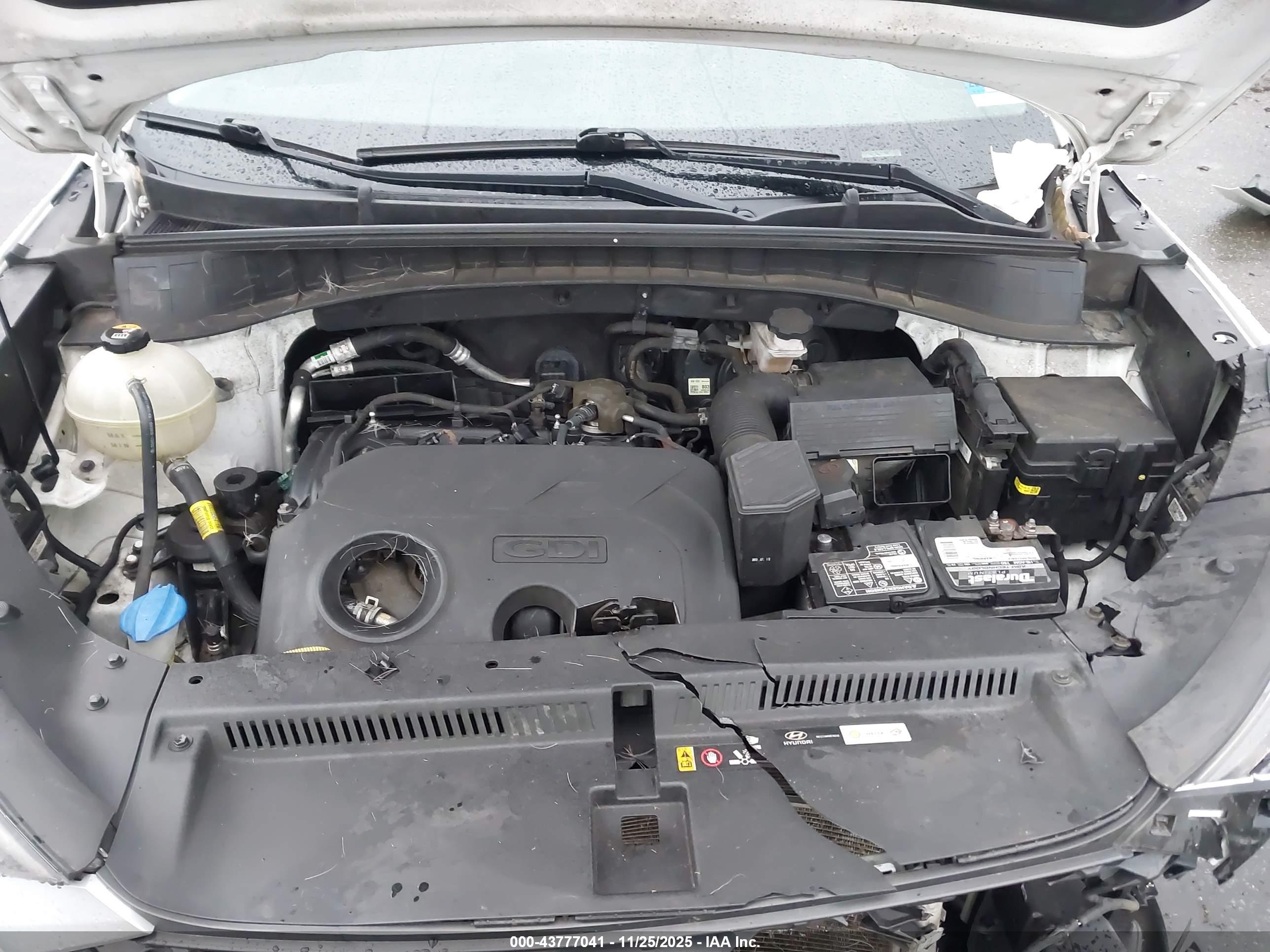 HYUNDAI TUCSON image 10