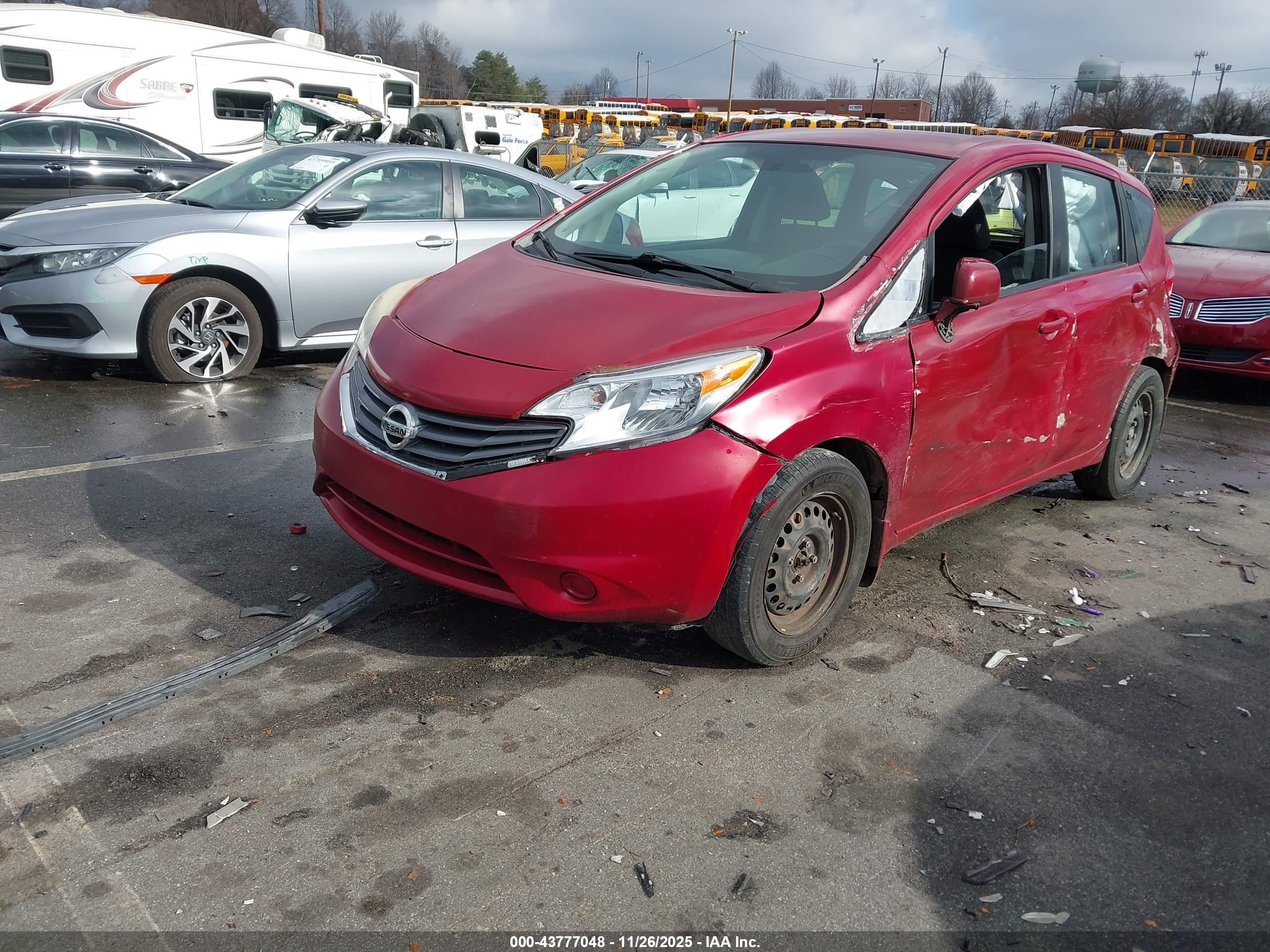 NISSAN VERSA image 2
