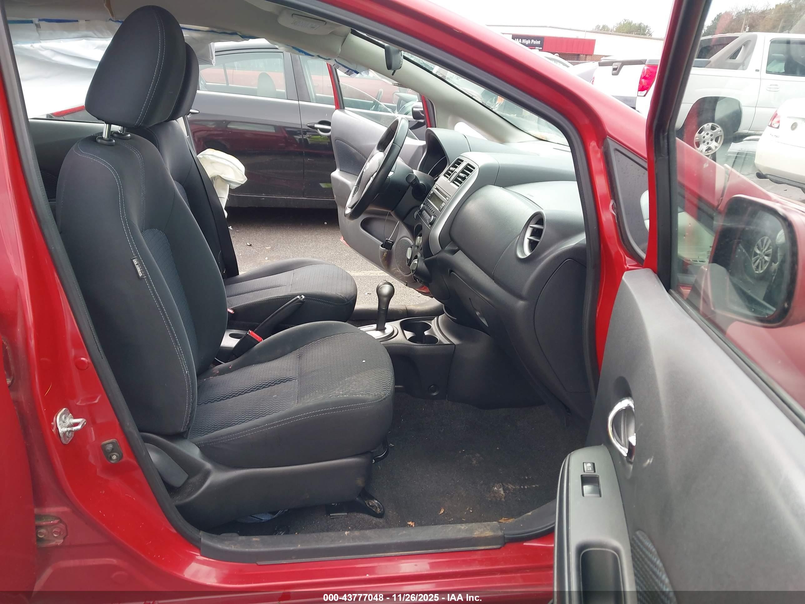NISSAN VERSA image 5