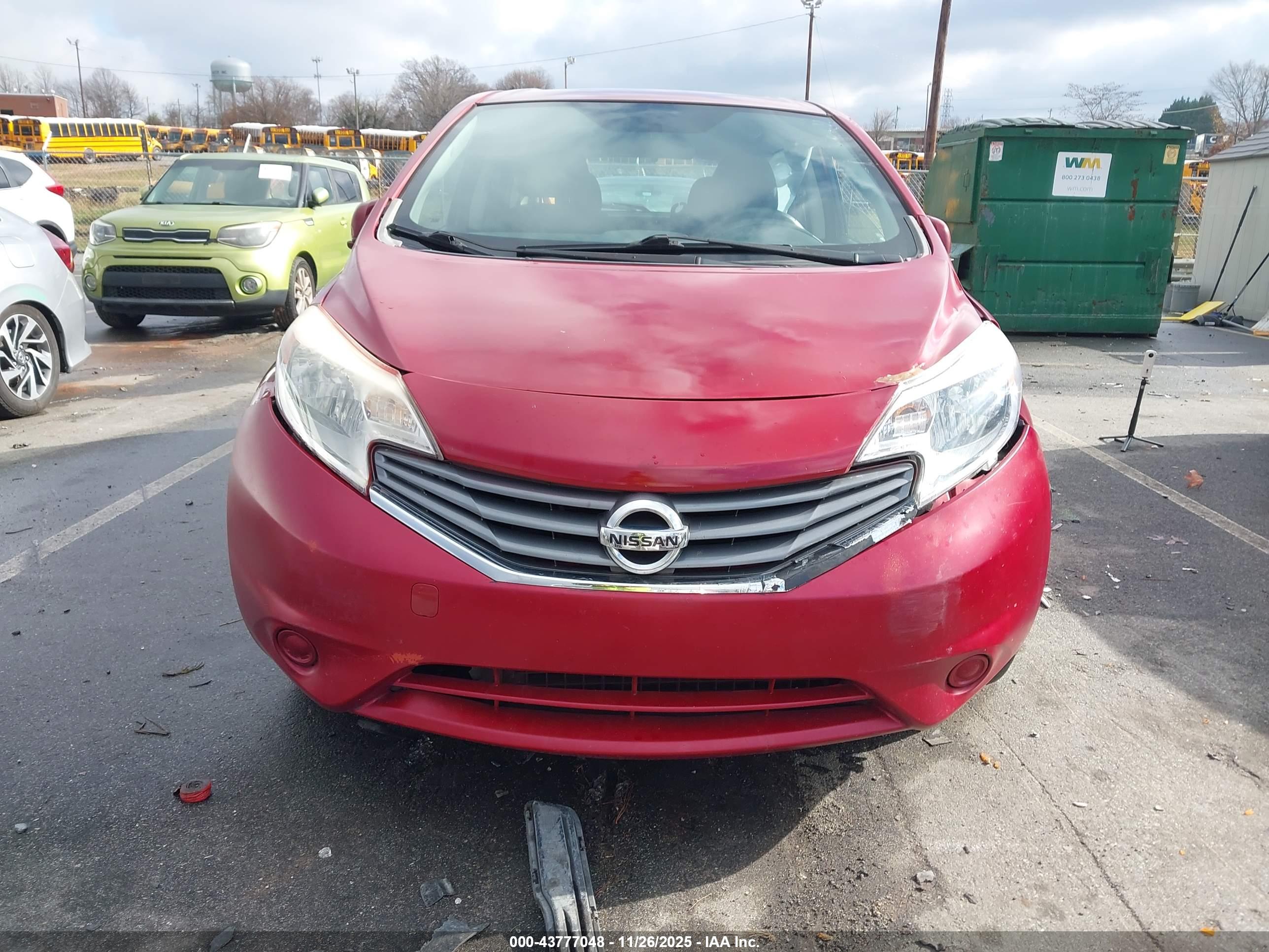 NISSAN VERSA image 6