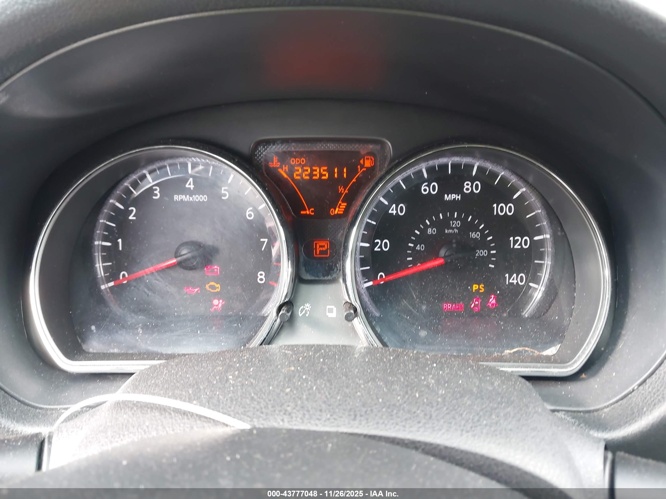 NISSAN VERSA image 7