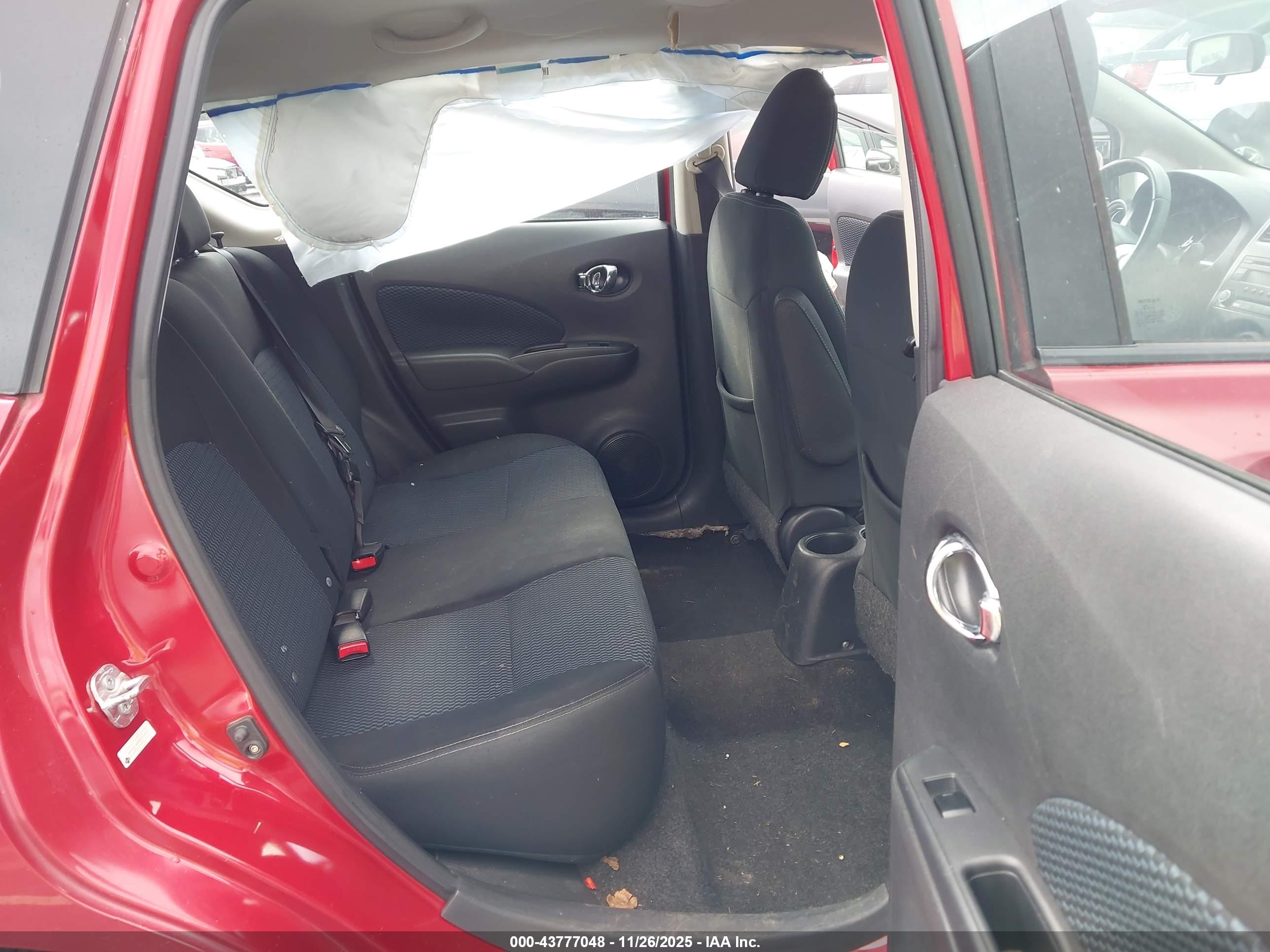 NISSAN VERSA image 8