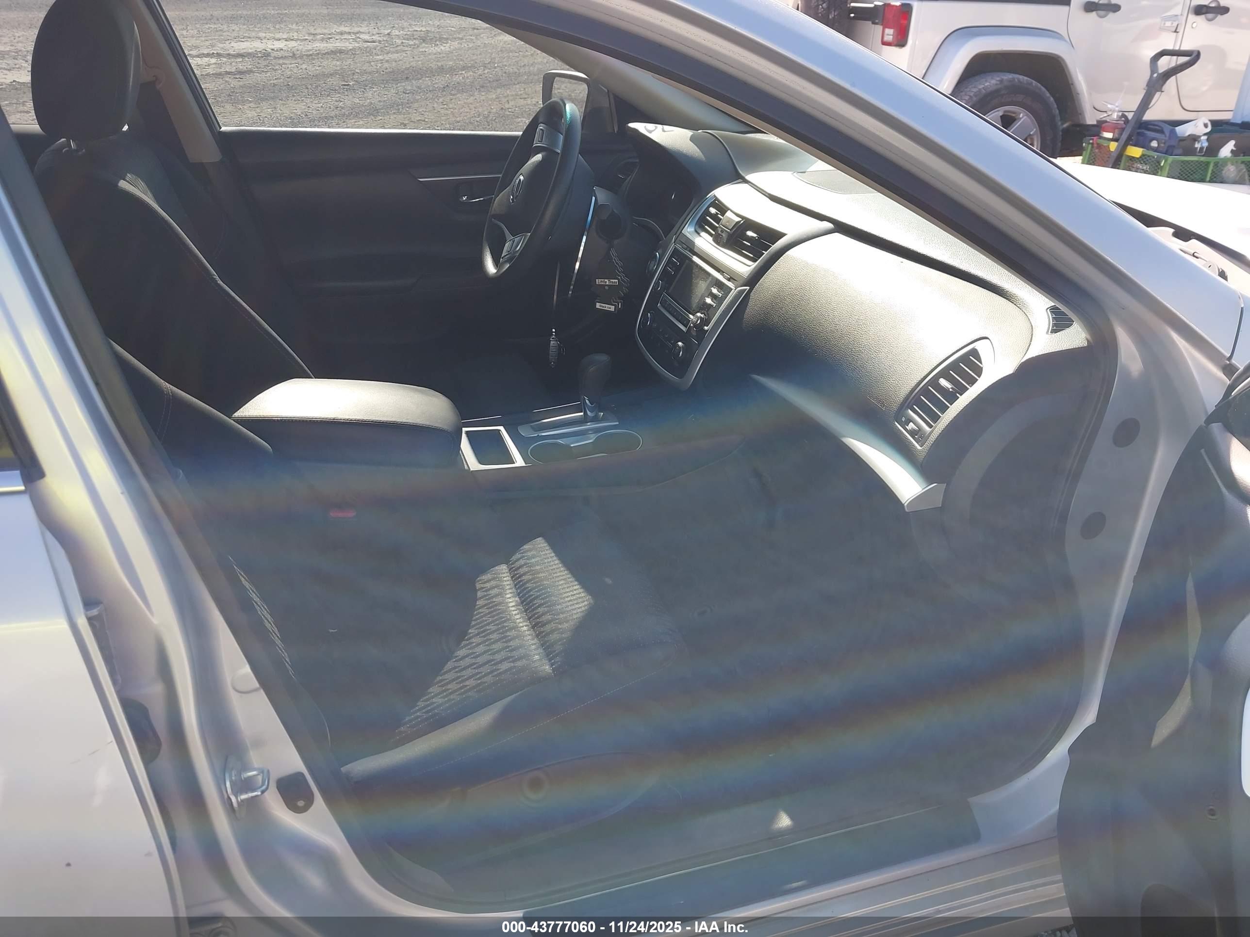 NISSAN ALTIMA image 5