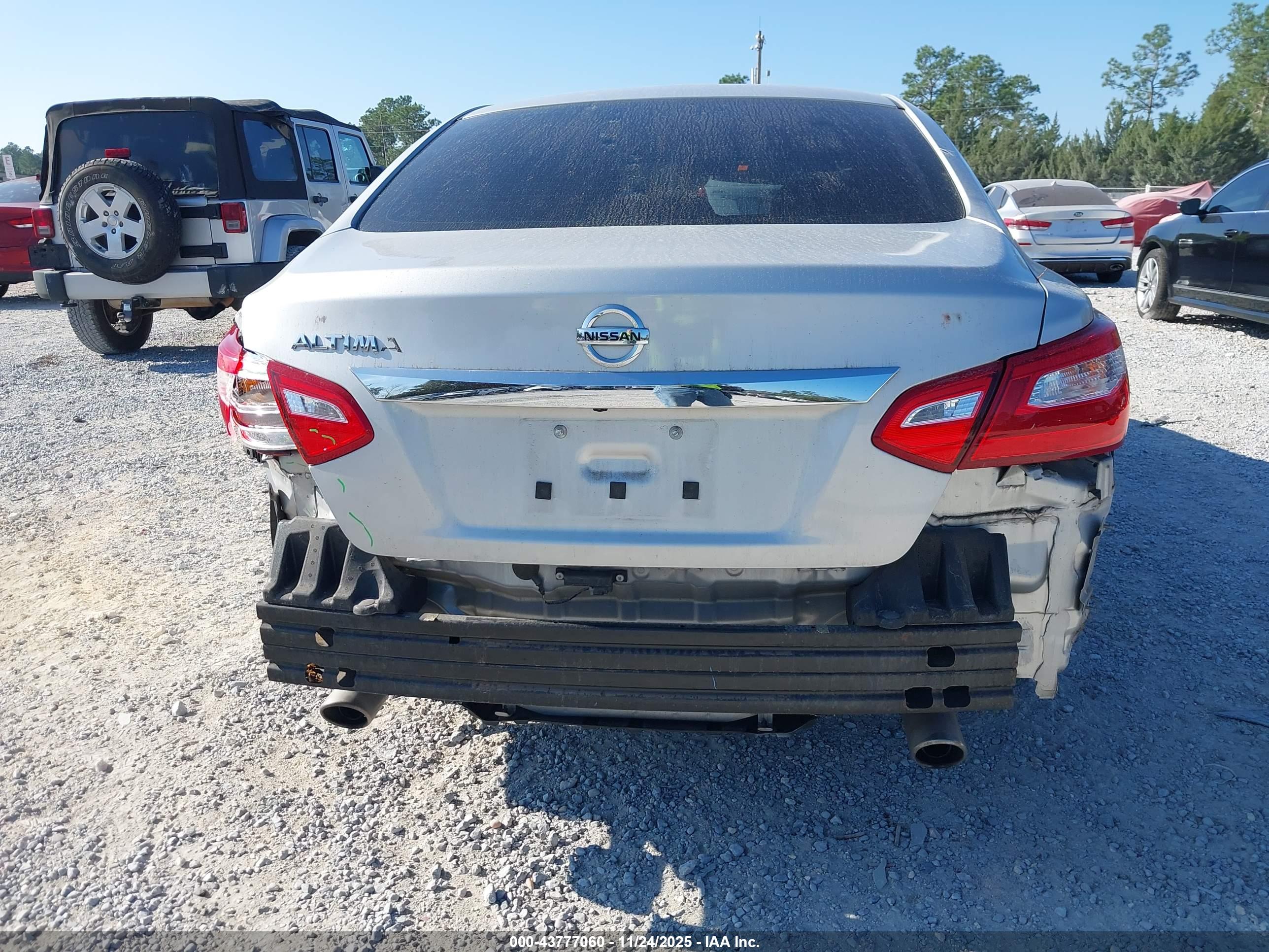 NISSAN ALTIMA image 6