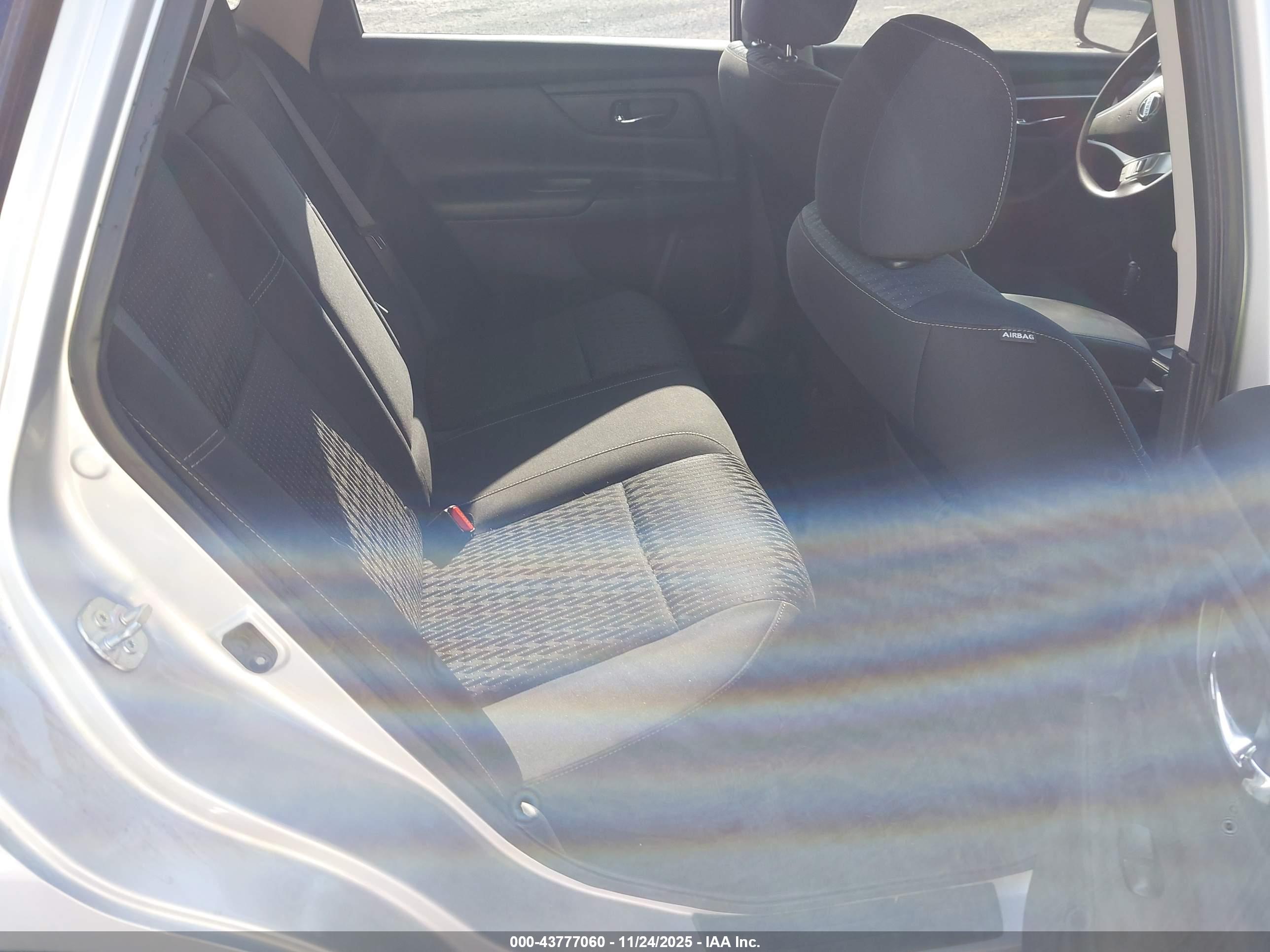 NISSAN ALTIMA image 8