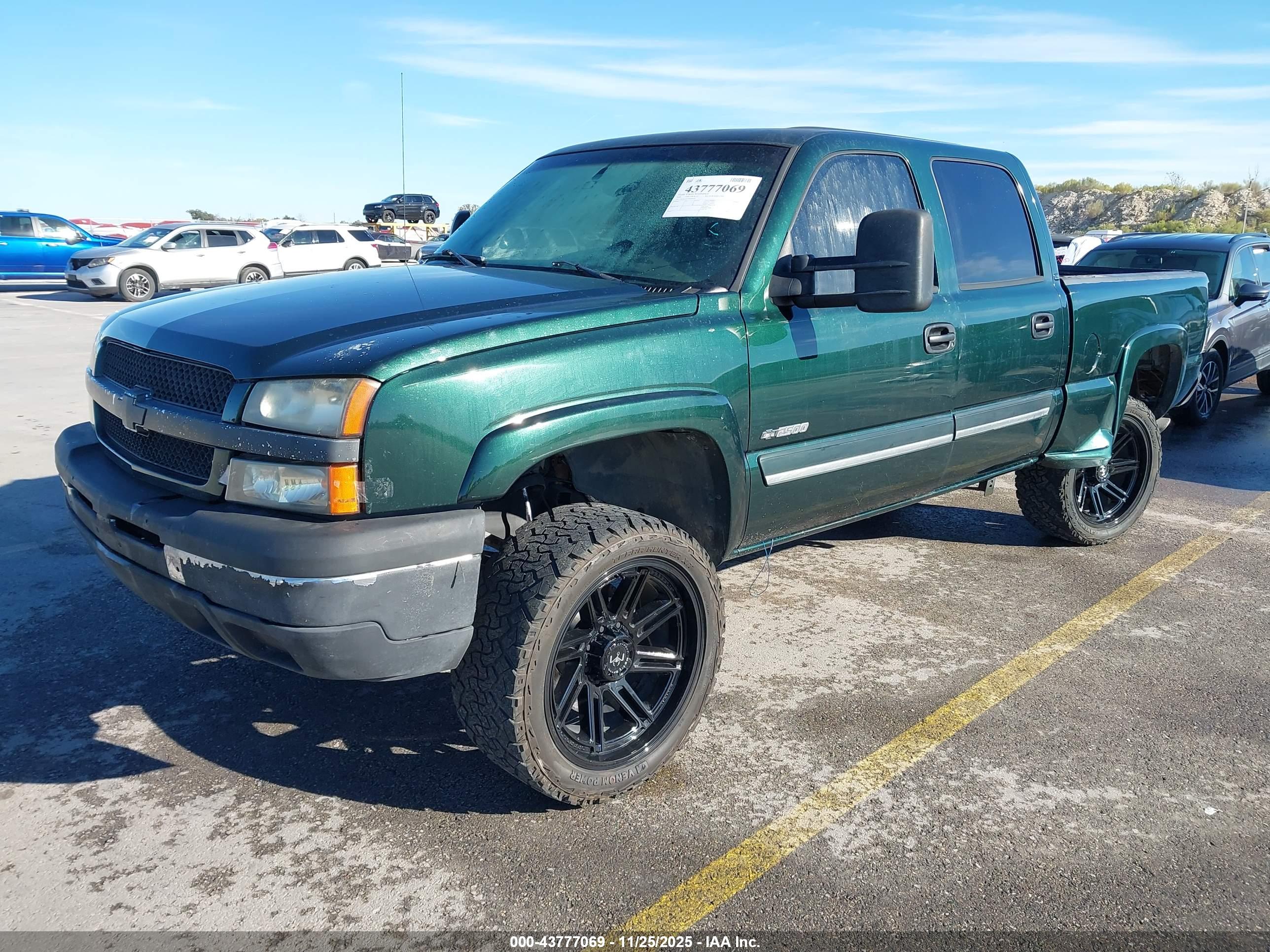 CHEVROLET SILVERADO image 2