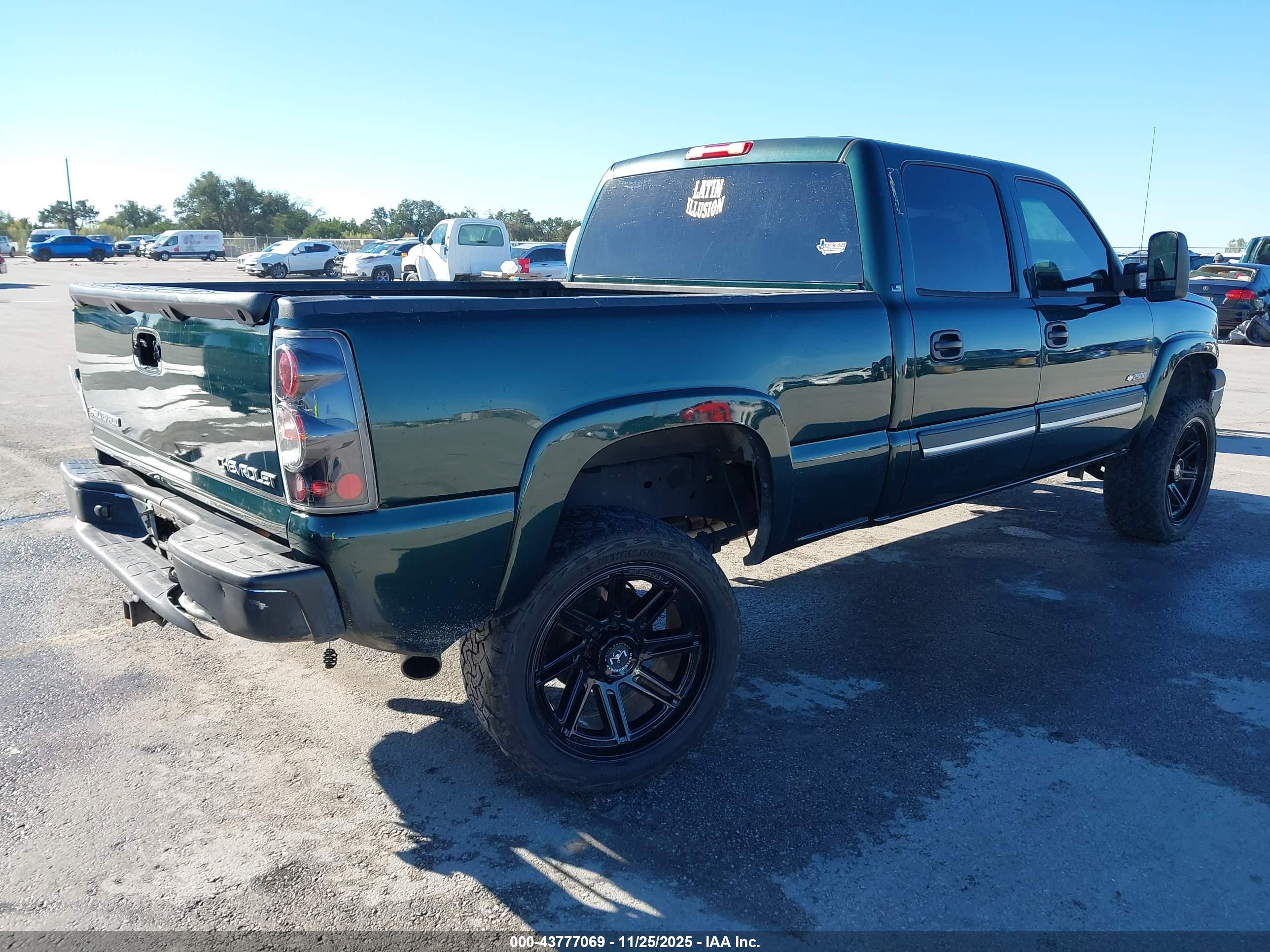 CHEVROLET SILVERADO image 4