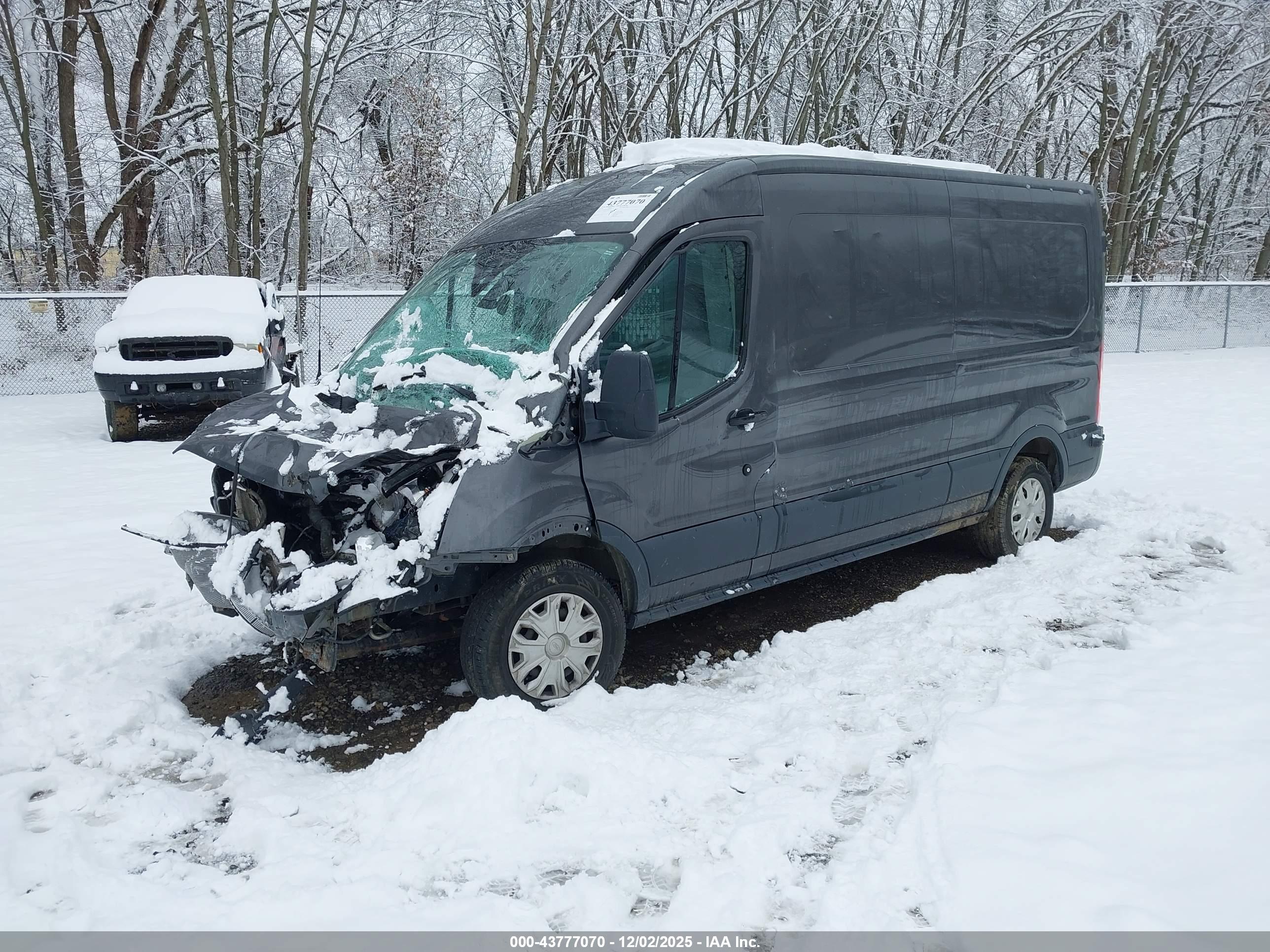 FORD TRANSIT-250 image 2