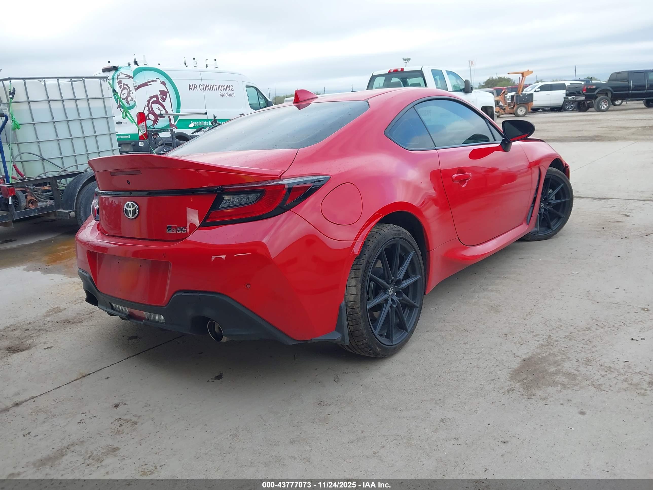 TOYOTA GR86 image 4