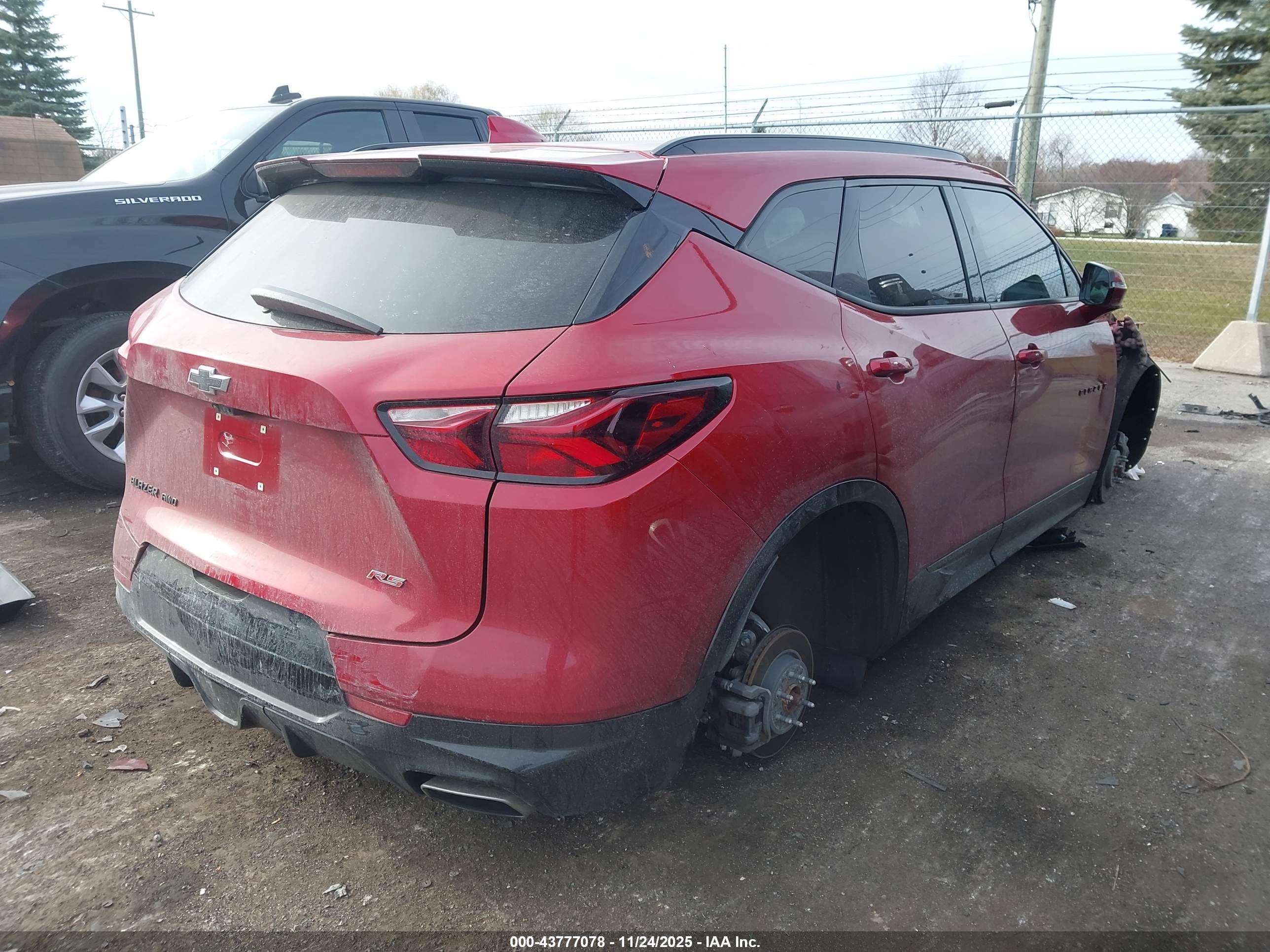 CHEVROLET BLAZER image 4