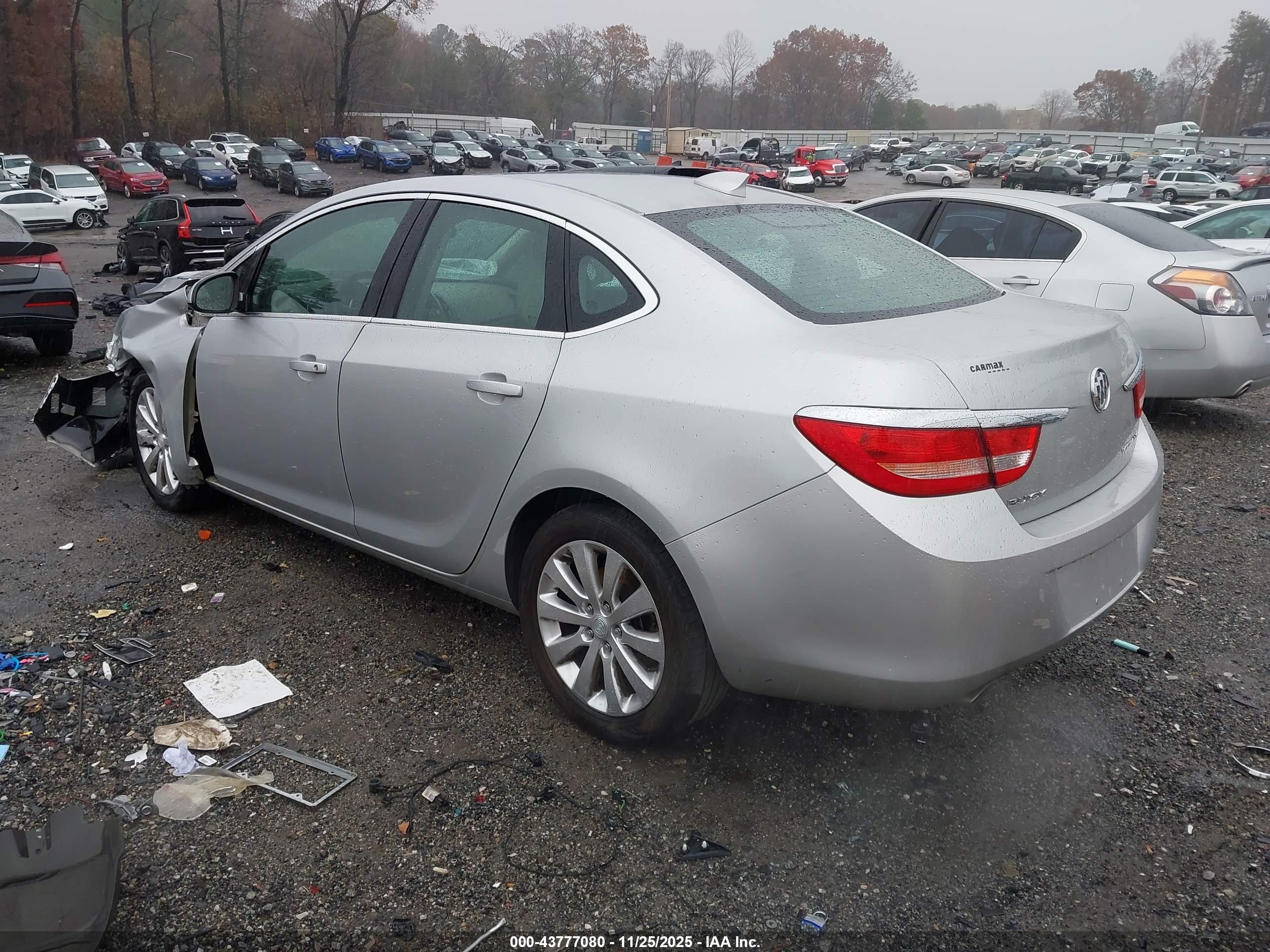 BUICK VERANO image 3