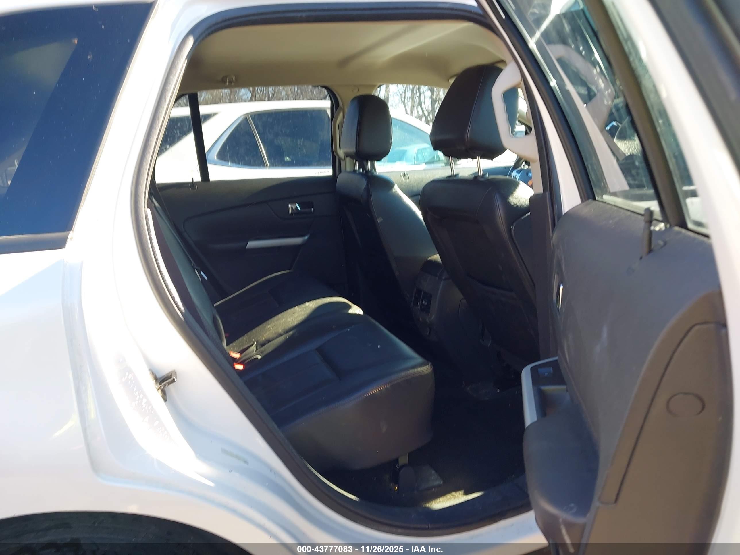 FORD EDGE image 8