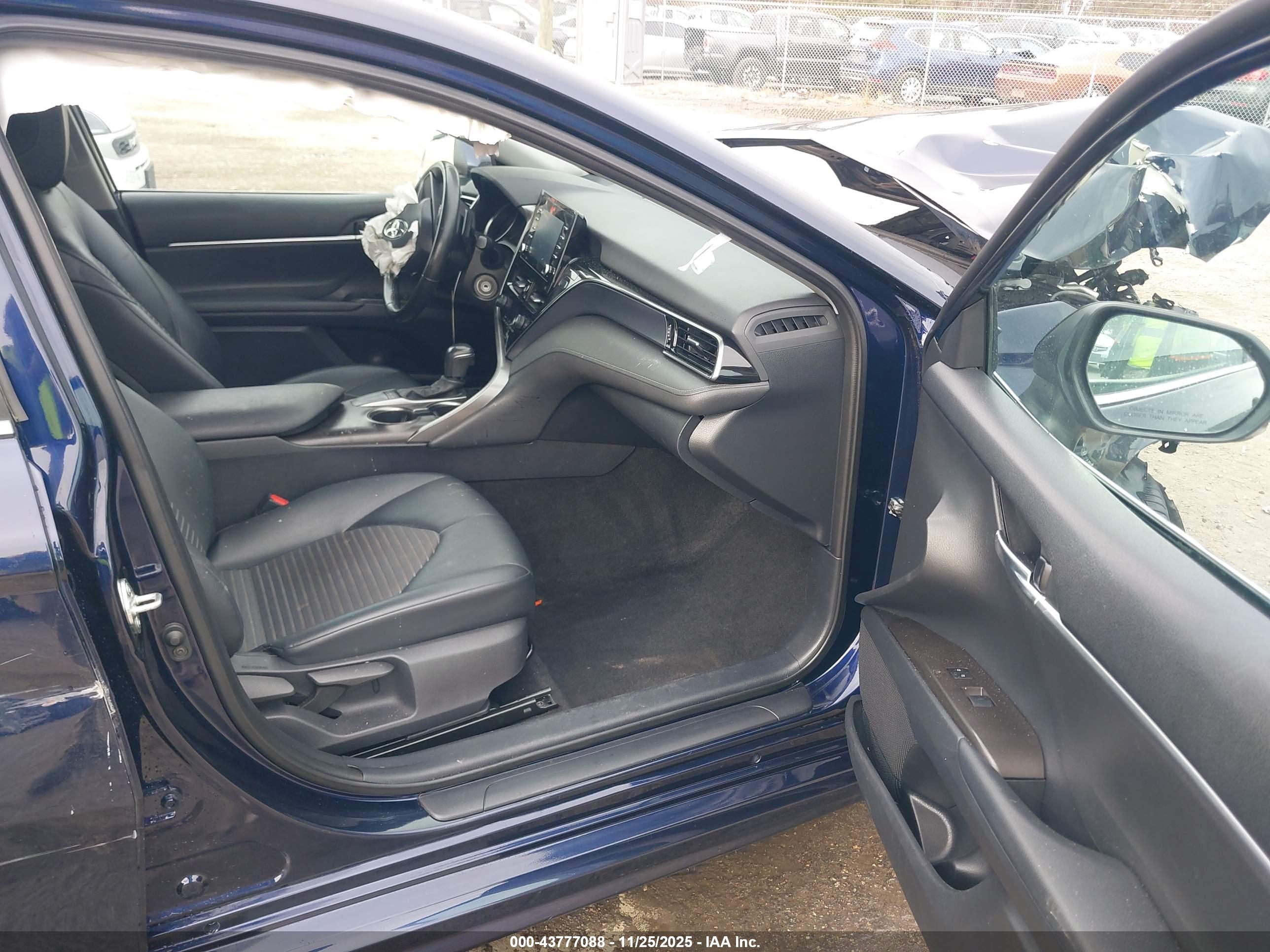 TOYOTA CAMRY image 5