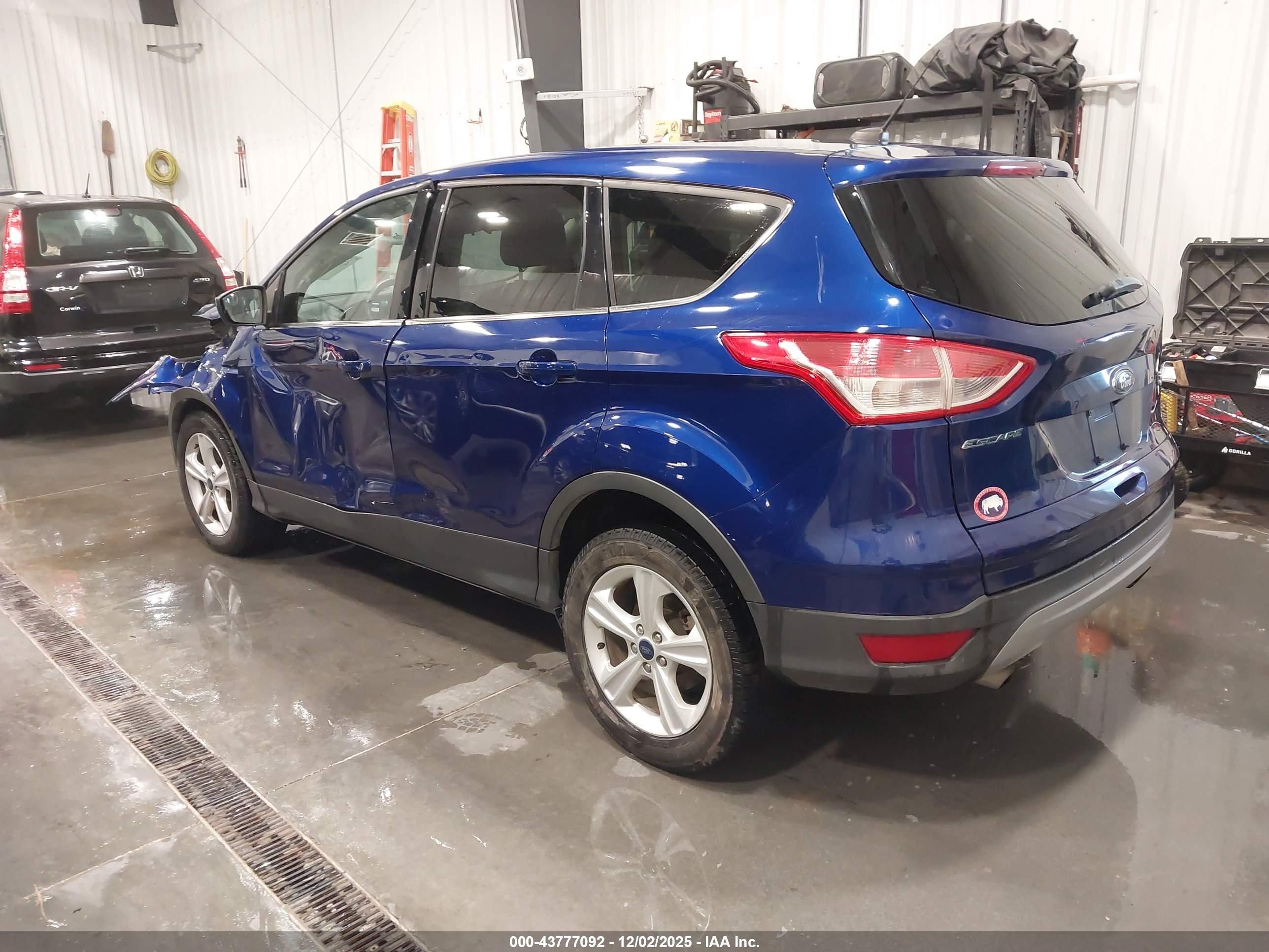 FORD ESCAPE image 3