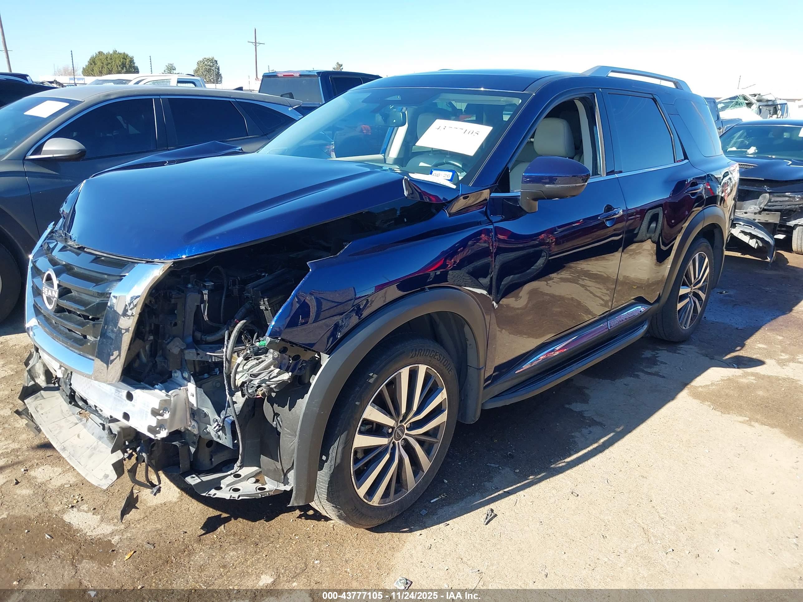 NISSAN PATHFINDER image 2