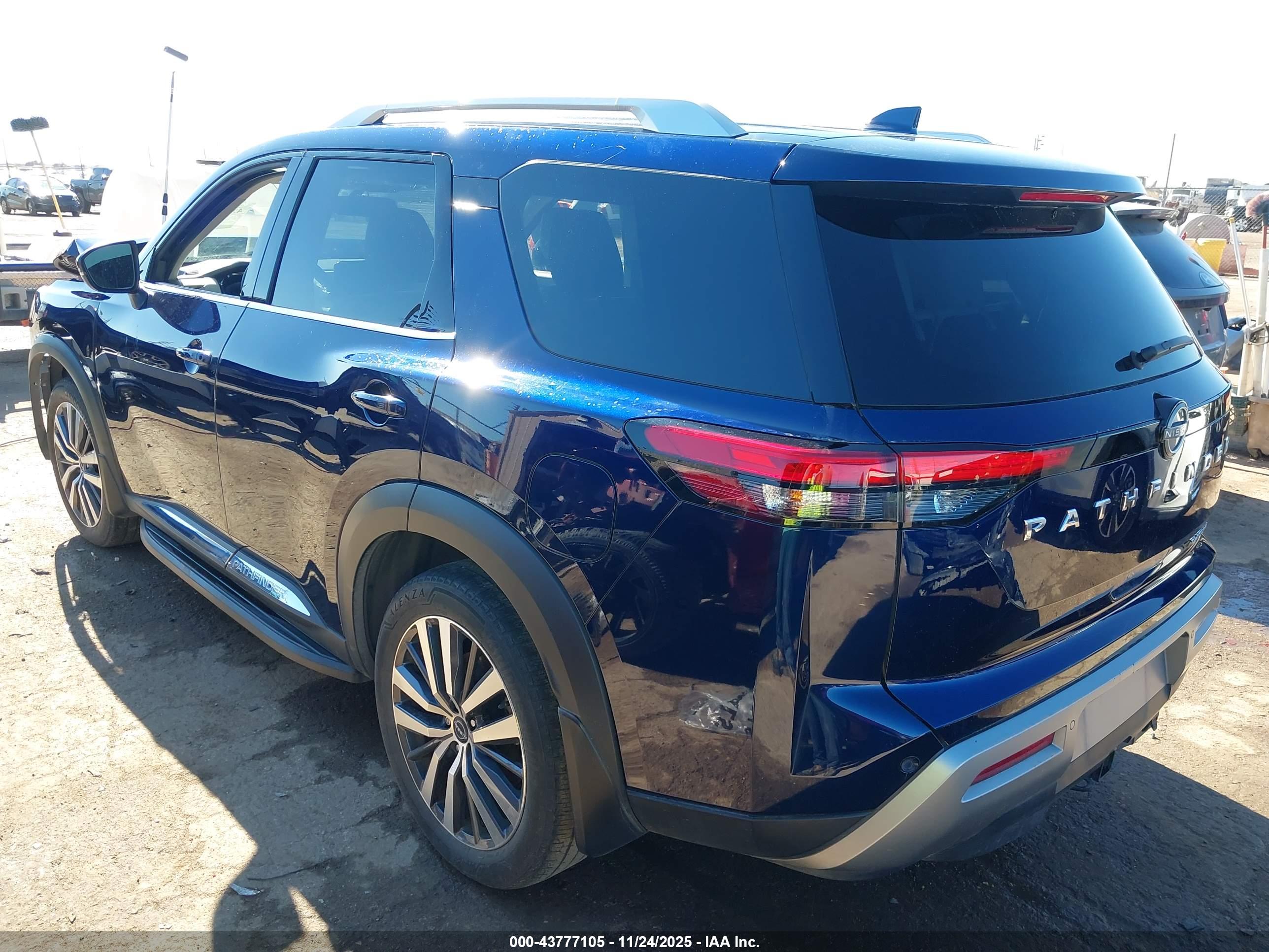 NISSAN PATHFINDER image 3
