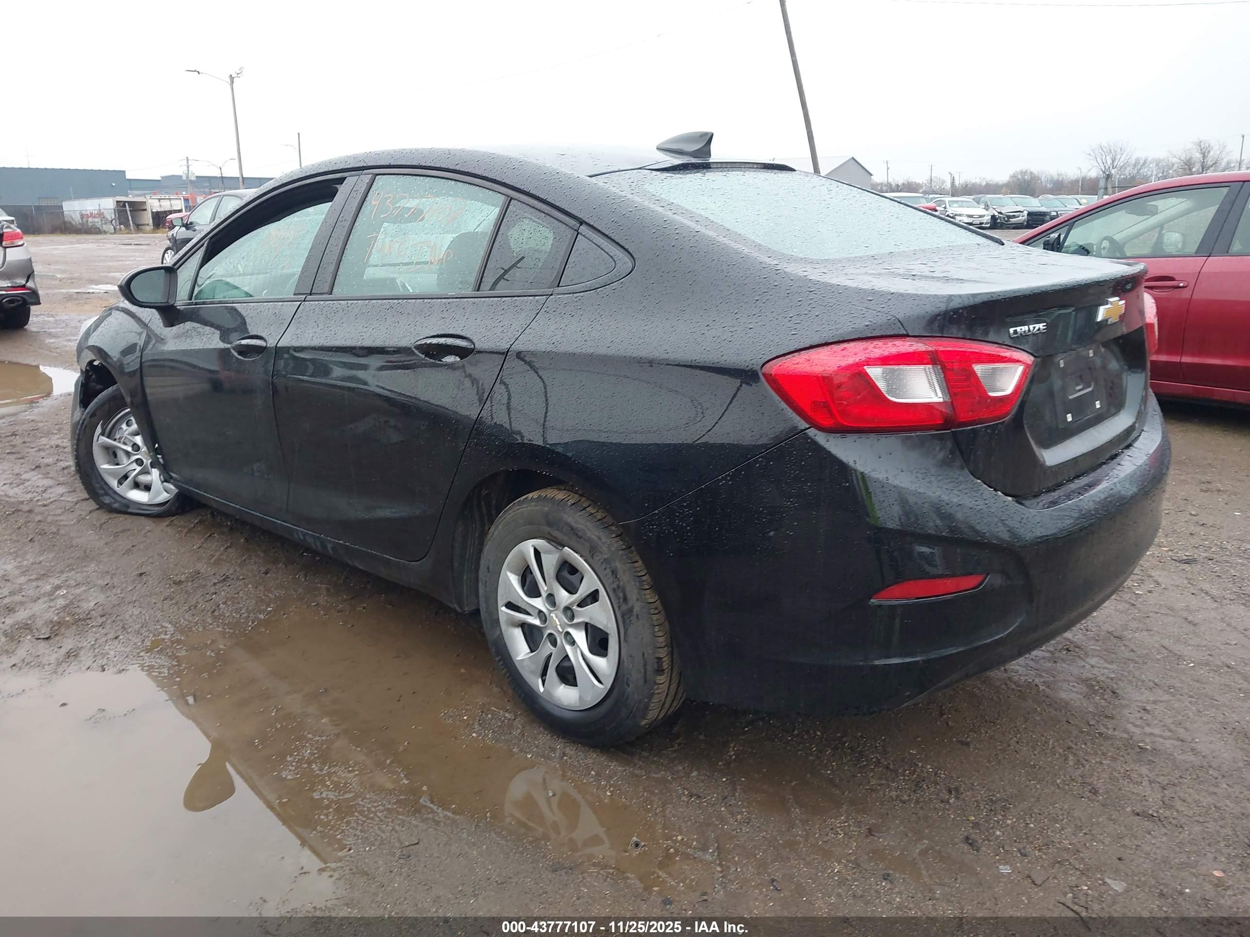 CHEVROLET CRUZE image 3