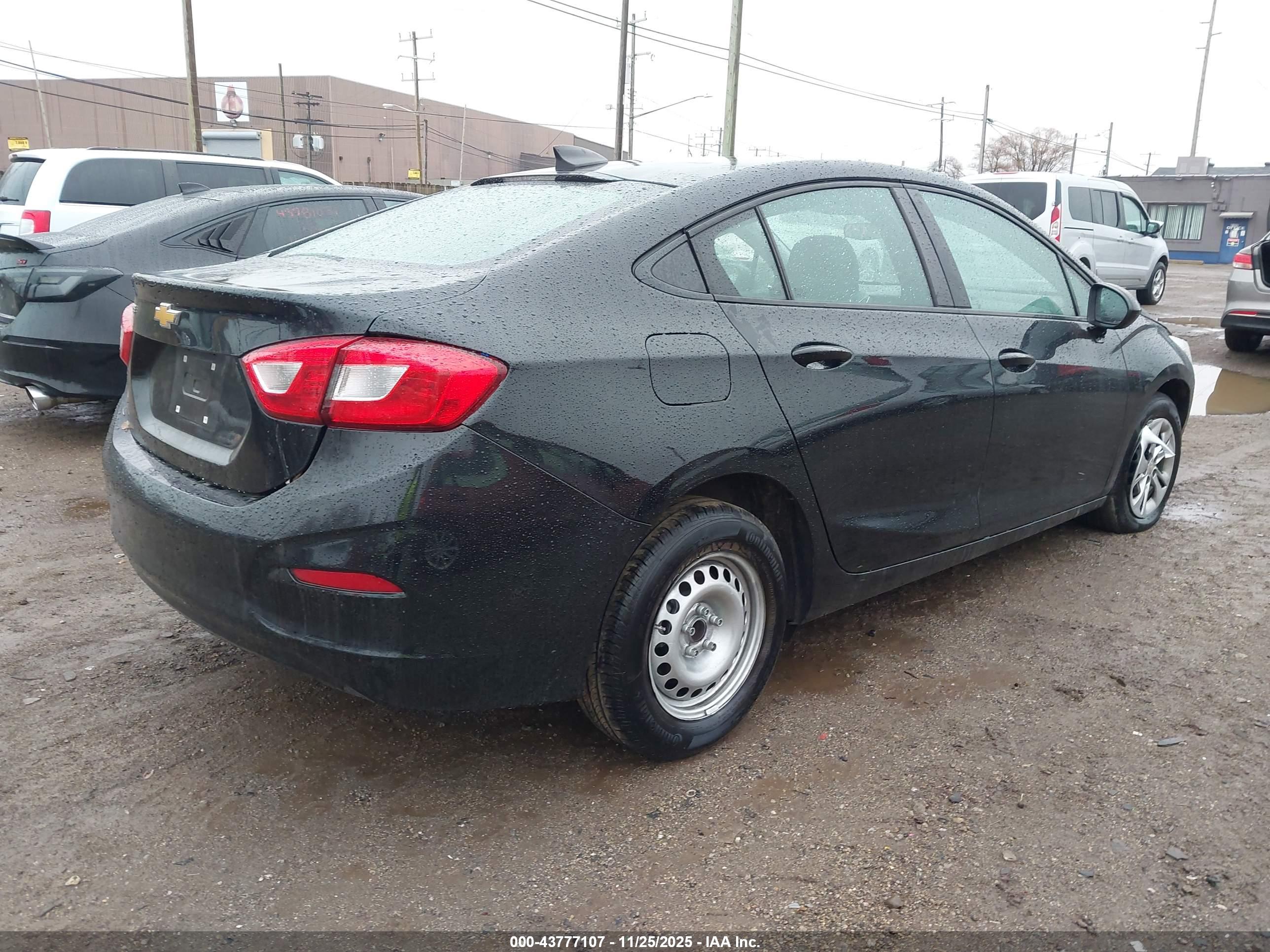 CHEVROLET CRUZE image 4
