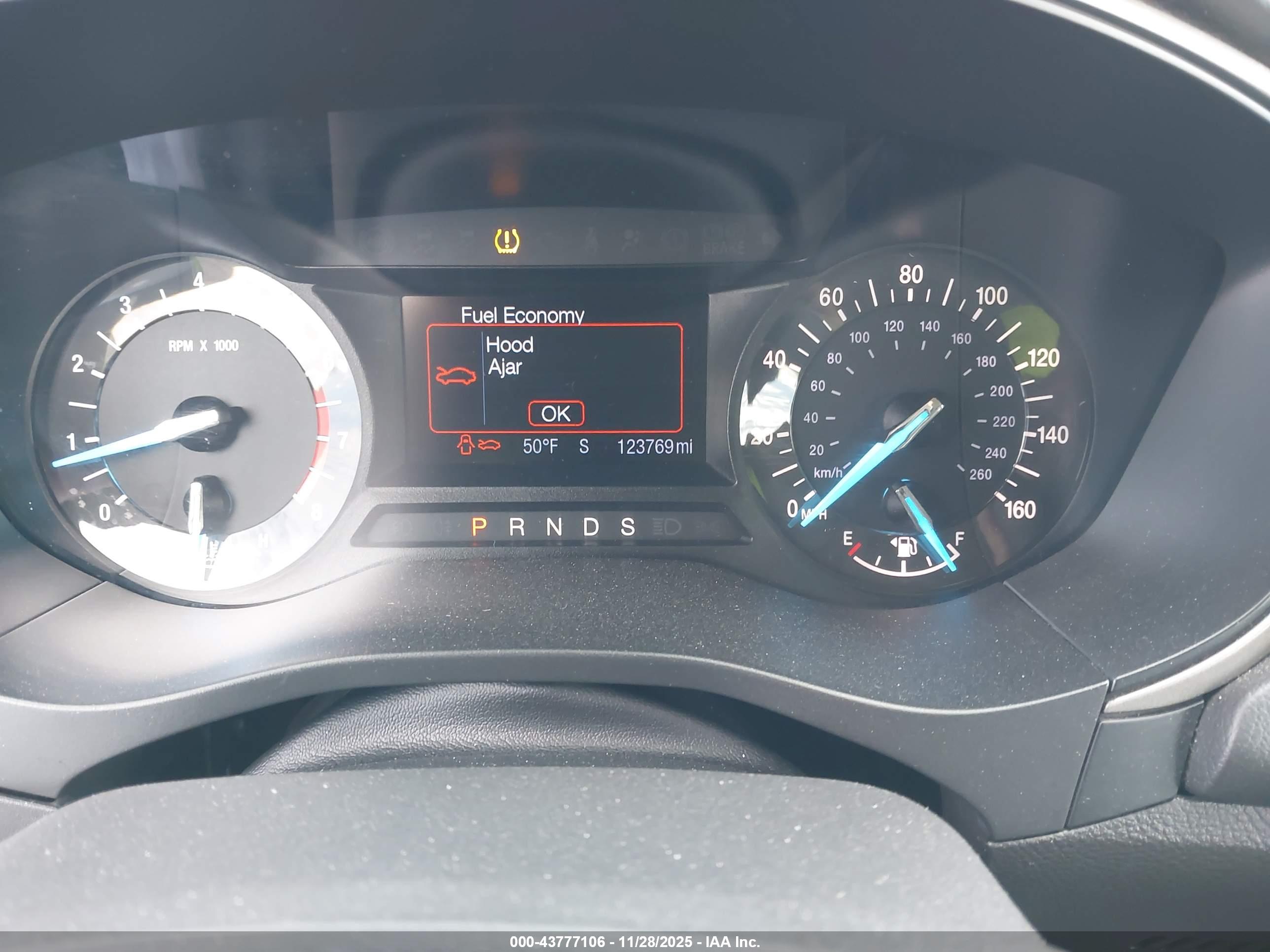 FORD FUSION image 7
