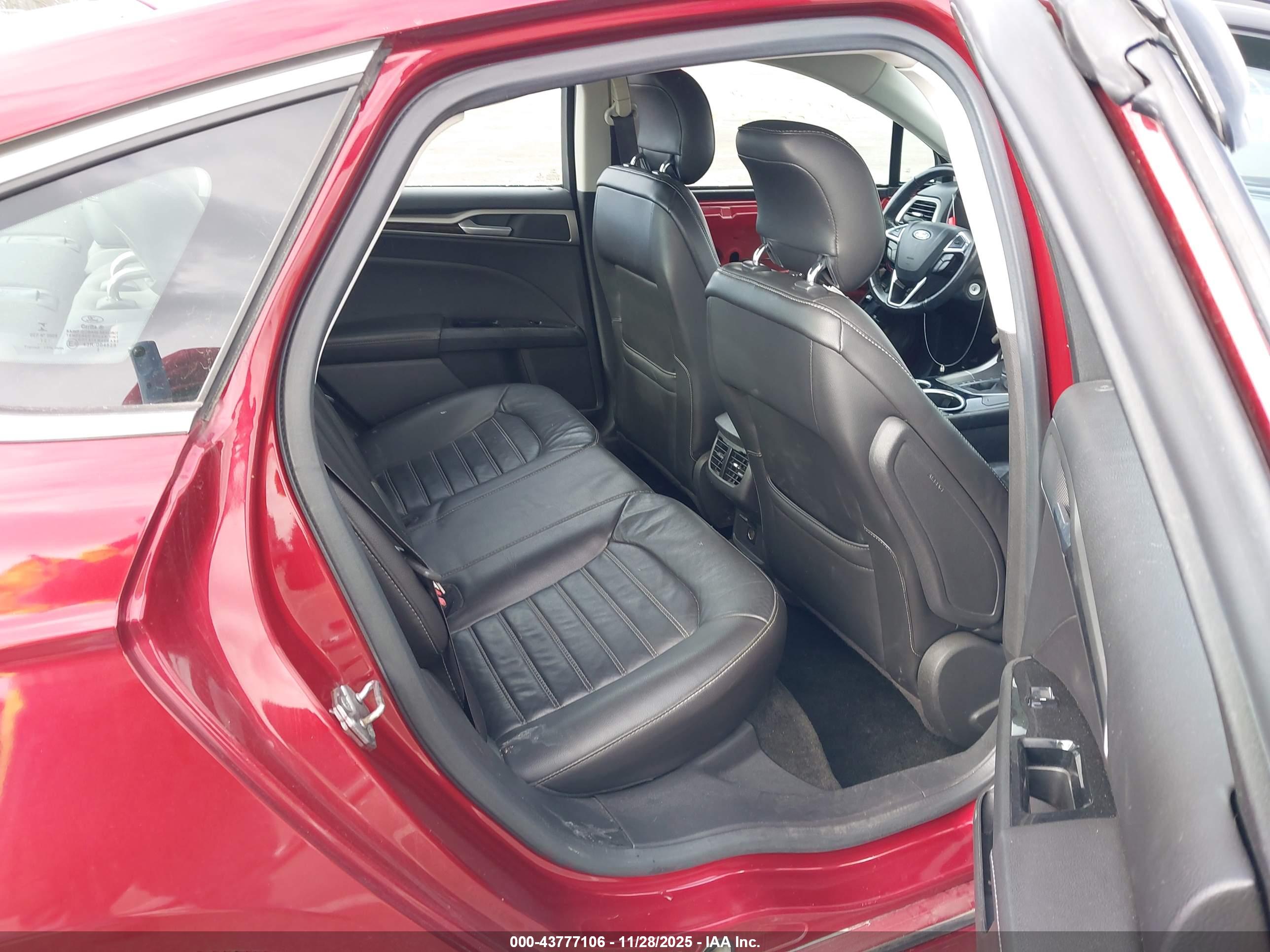 FORD FUSION image 8