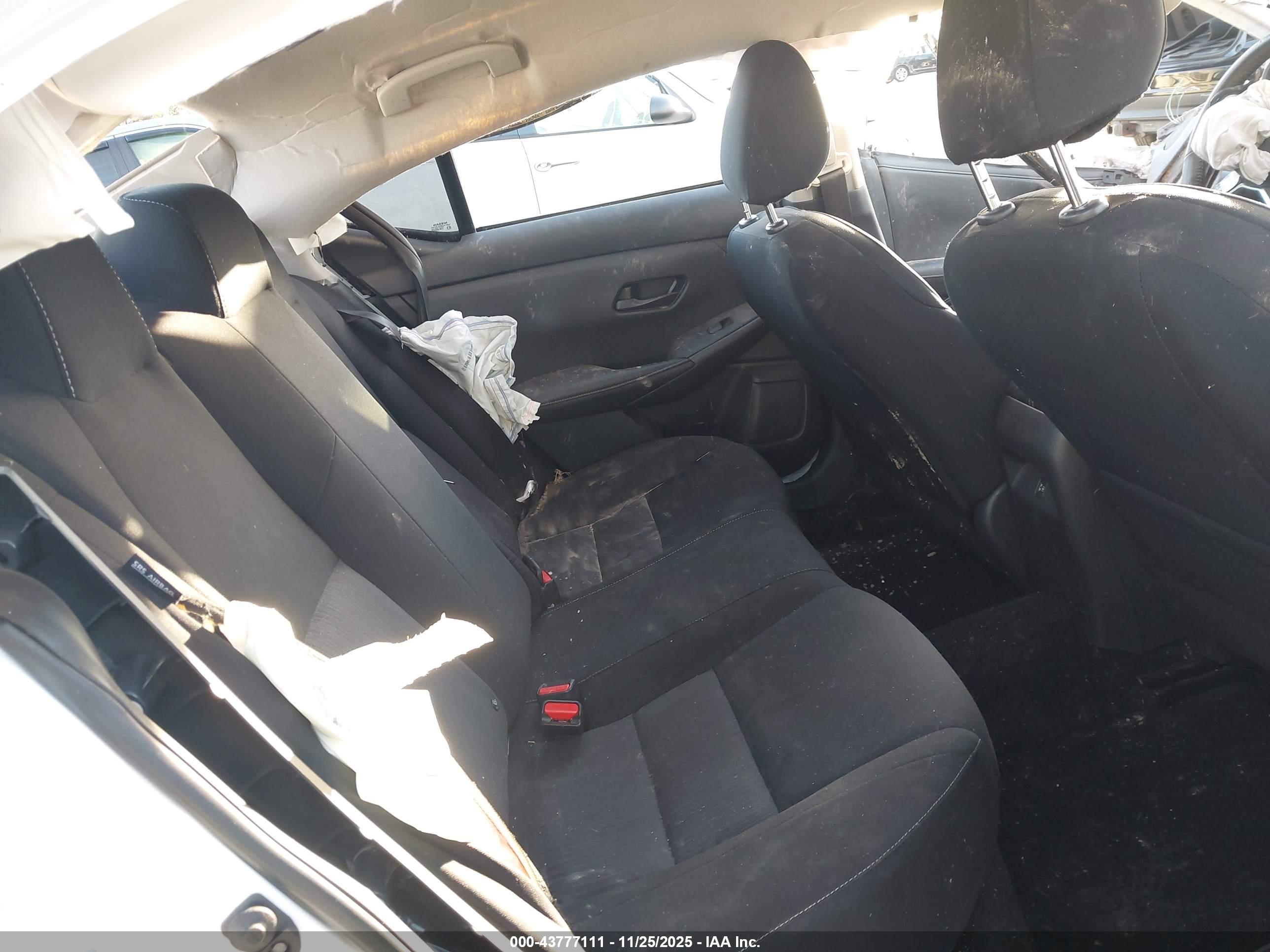 NISSAN SENTRA image 8