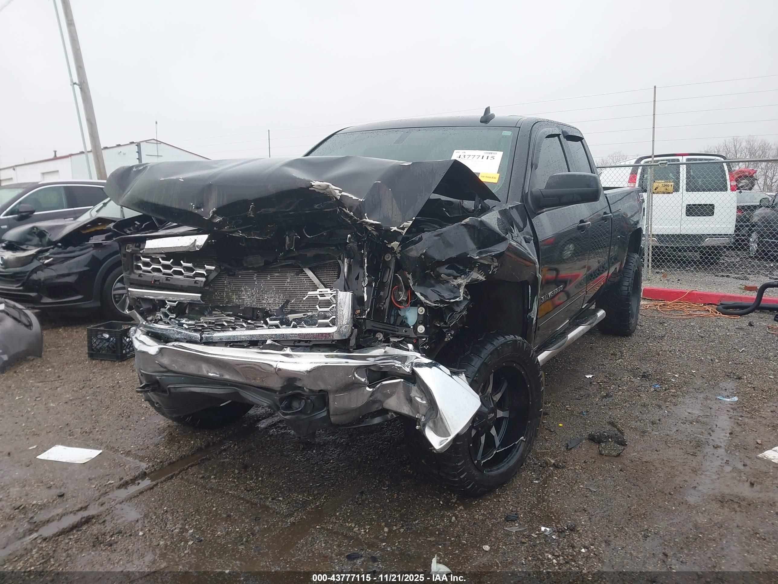 CHEVROLET SILVERADO image 2
