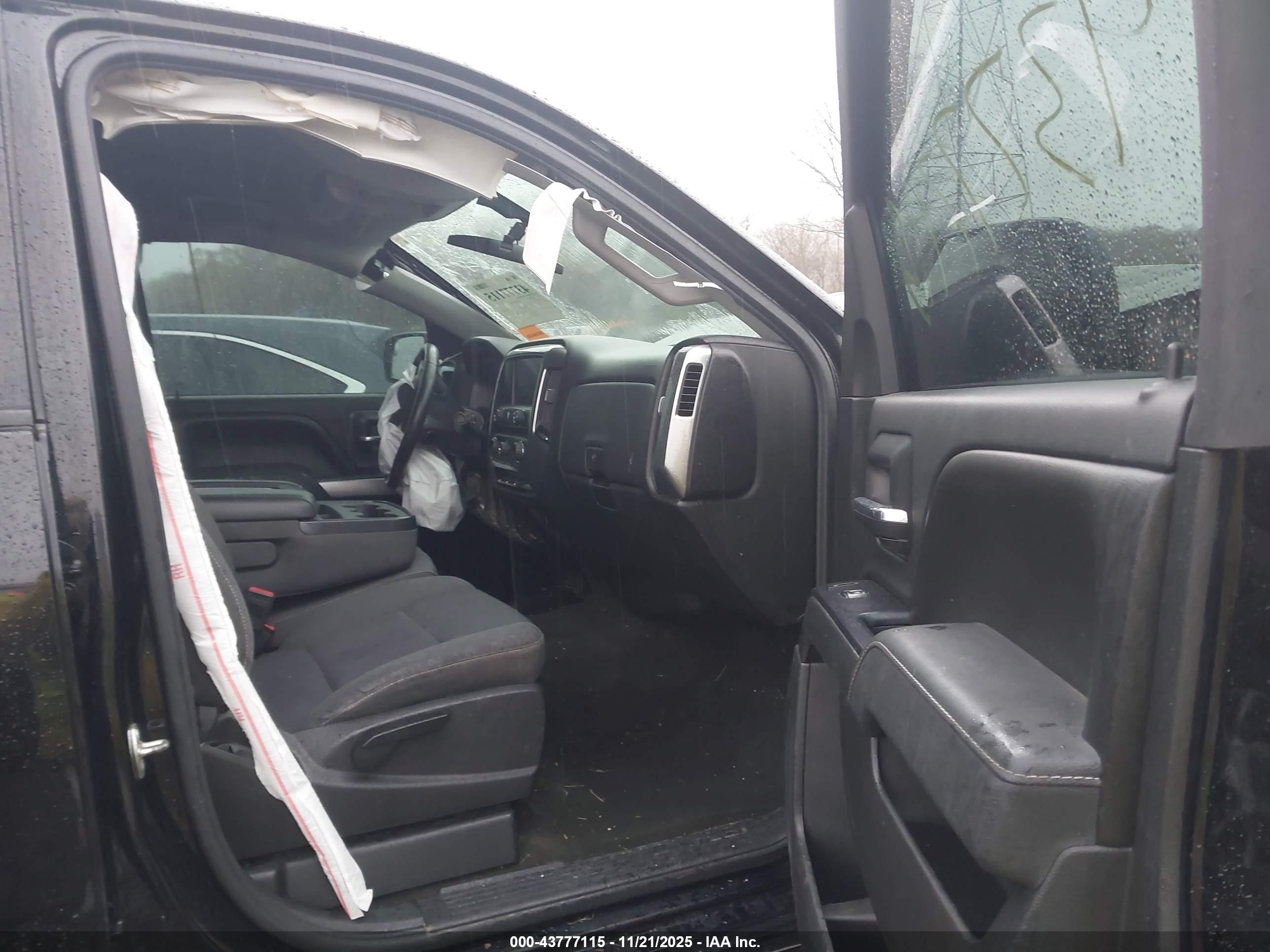CHEVROLET SILVERADO image 5