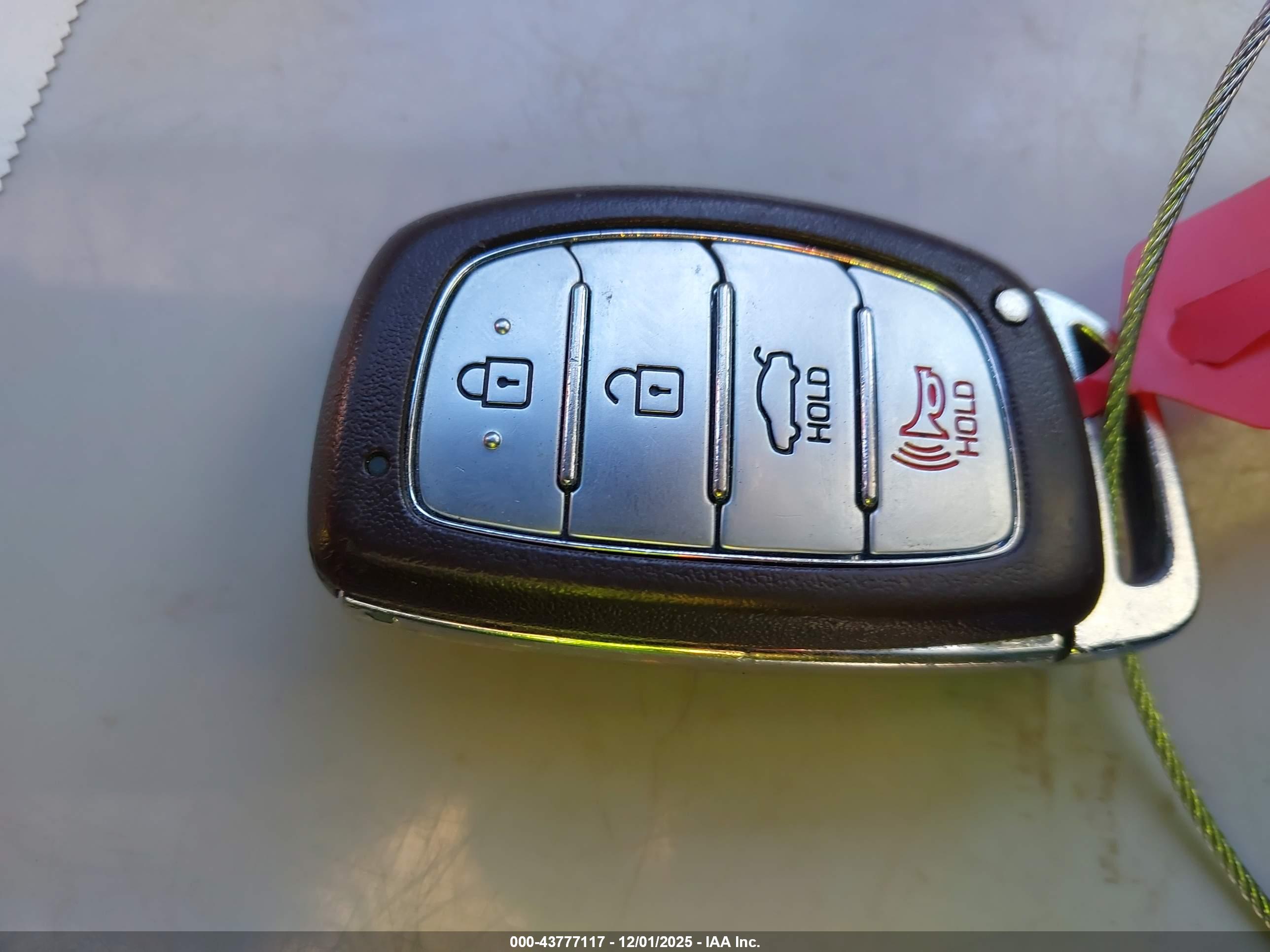 HYUNDAI ELANTRA image 11