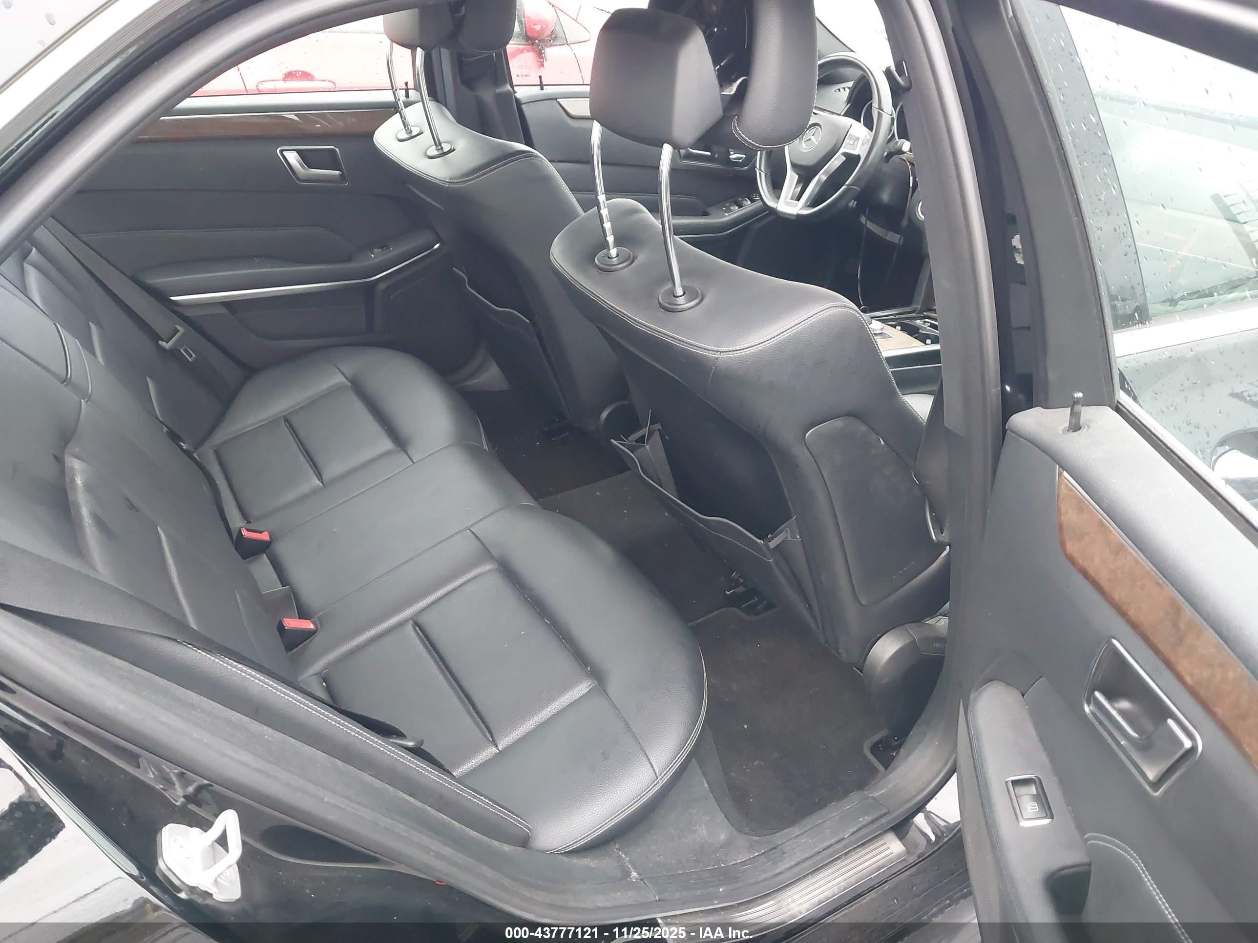 MERCEDES-BENZ E image 8