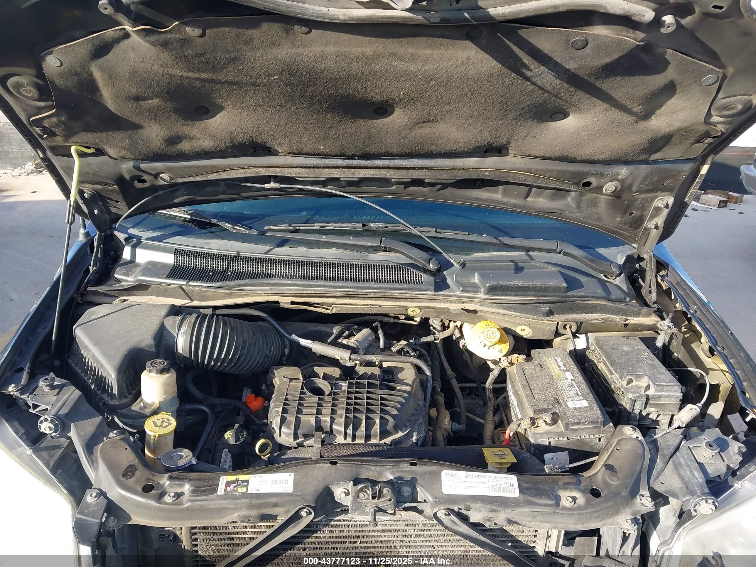 CHRYSLER TOWN image 10