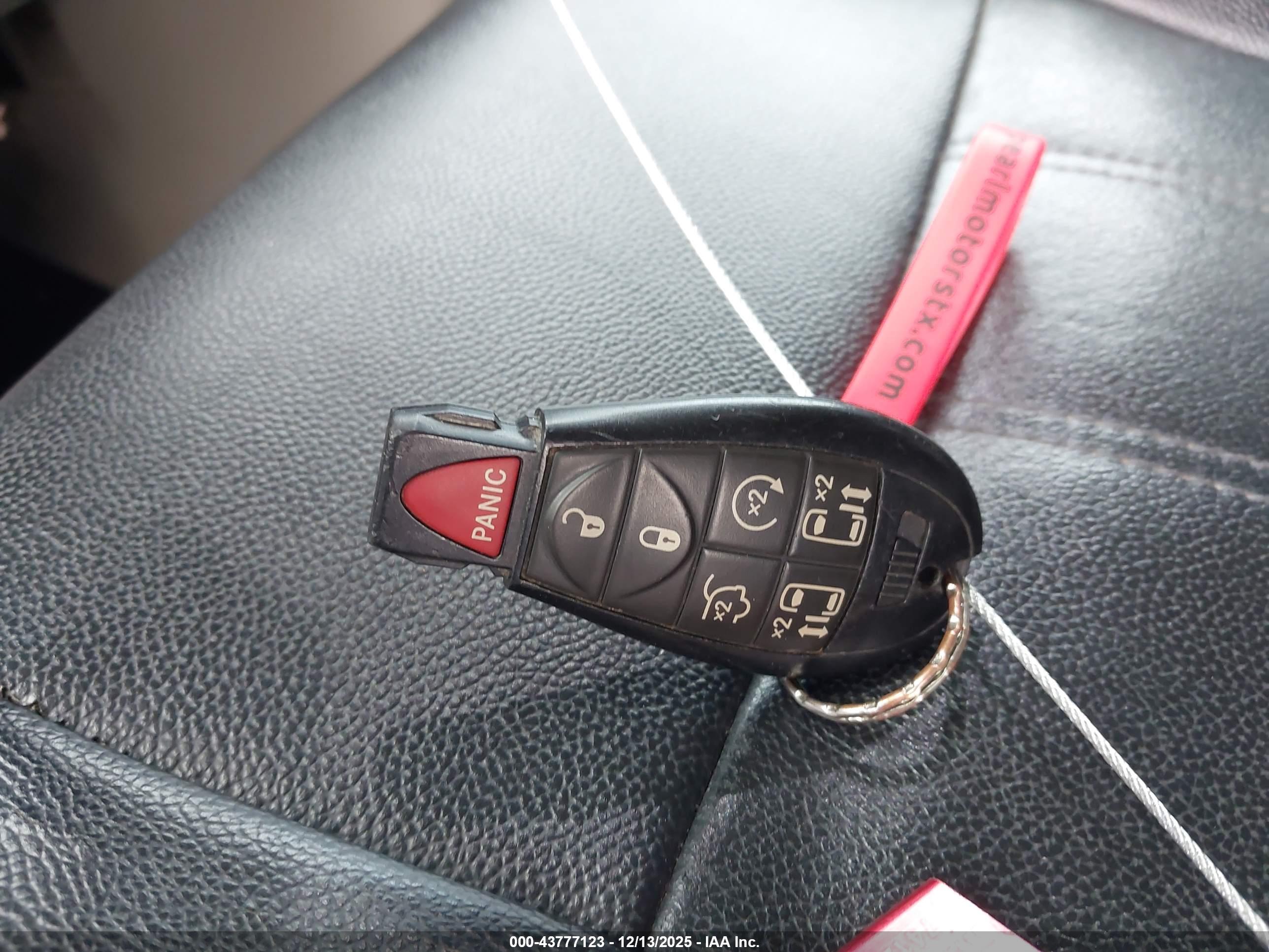 CHRYSLER TOWN image 11