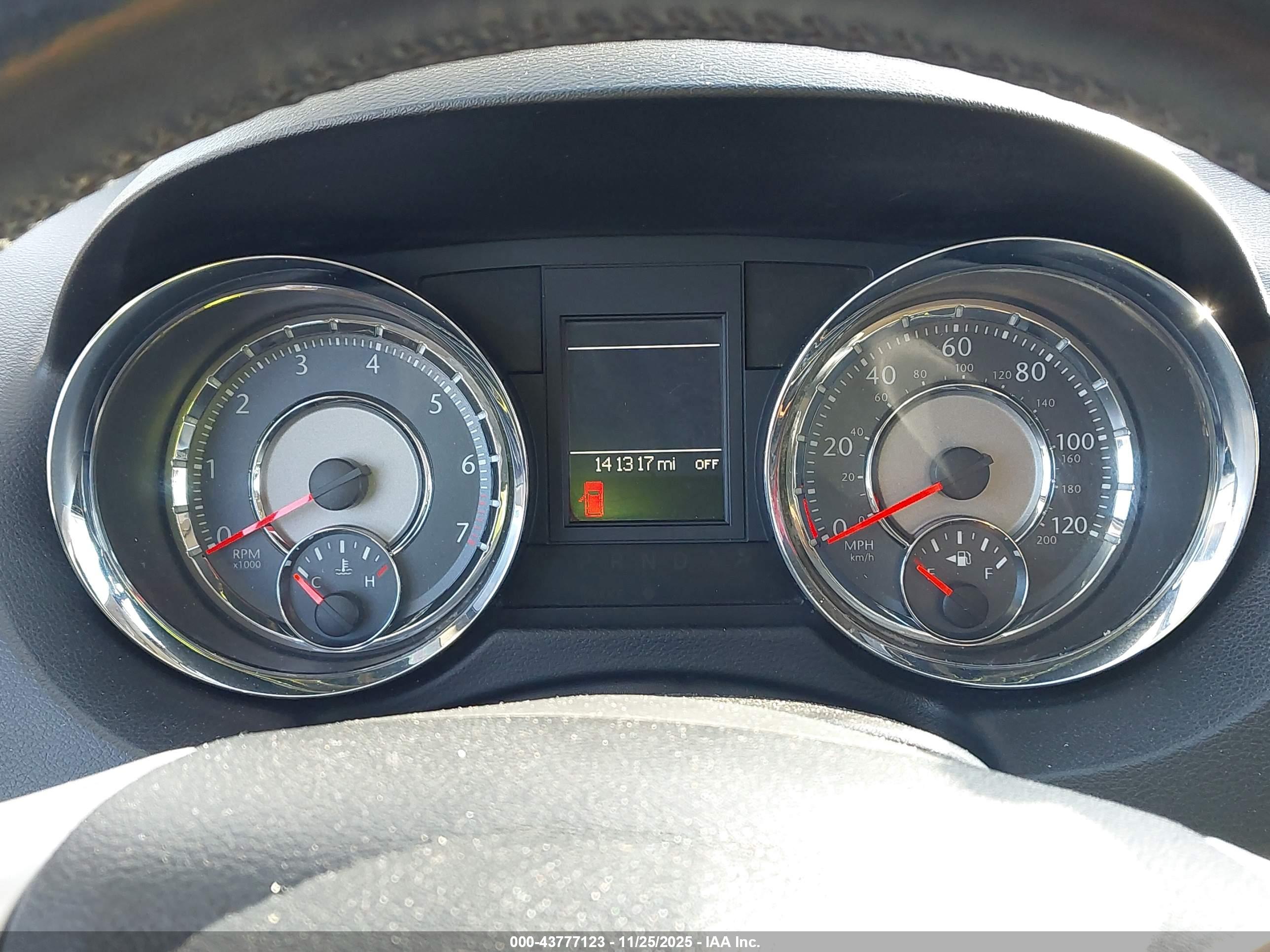 CHRYSLER TOWN image 7