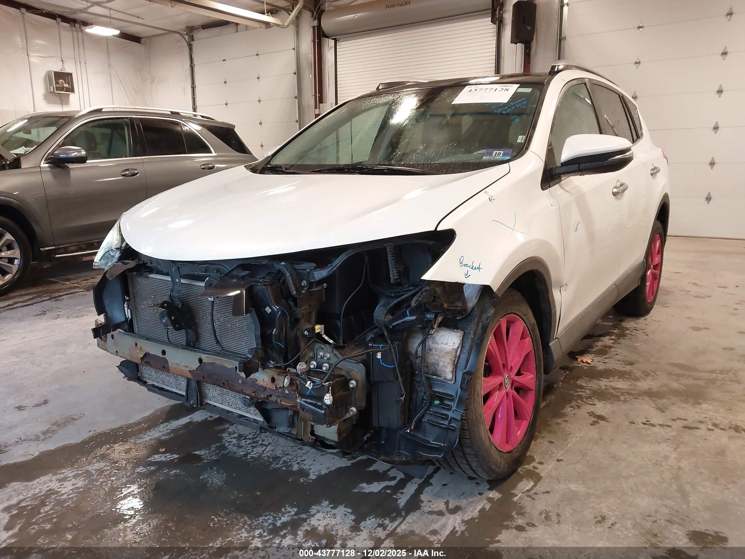 TOYOTA RAV4 image 2