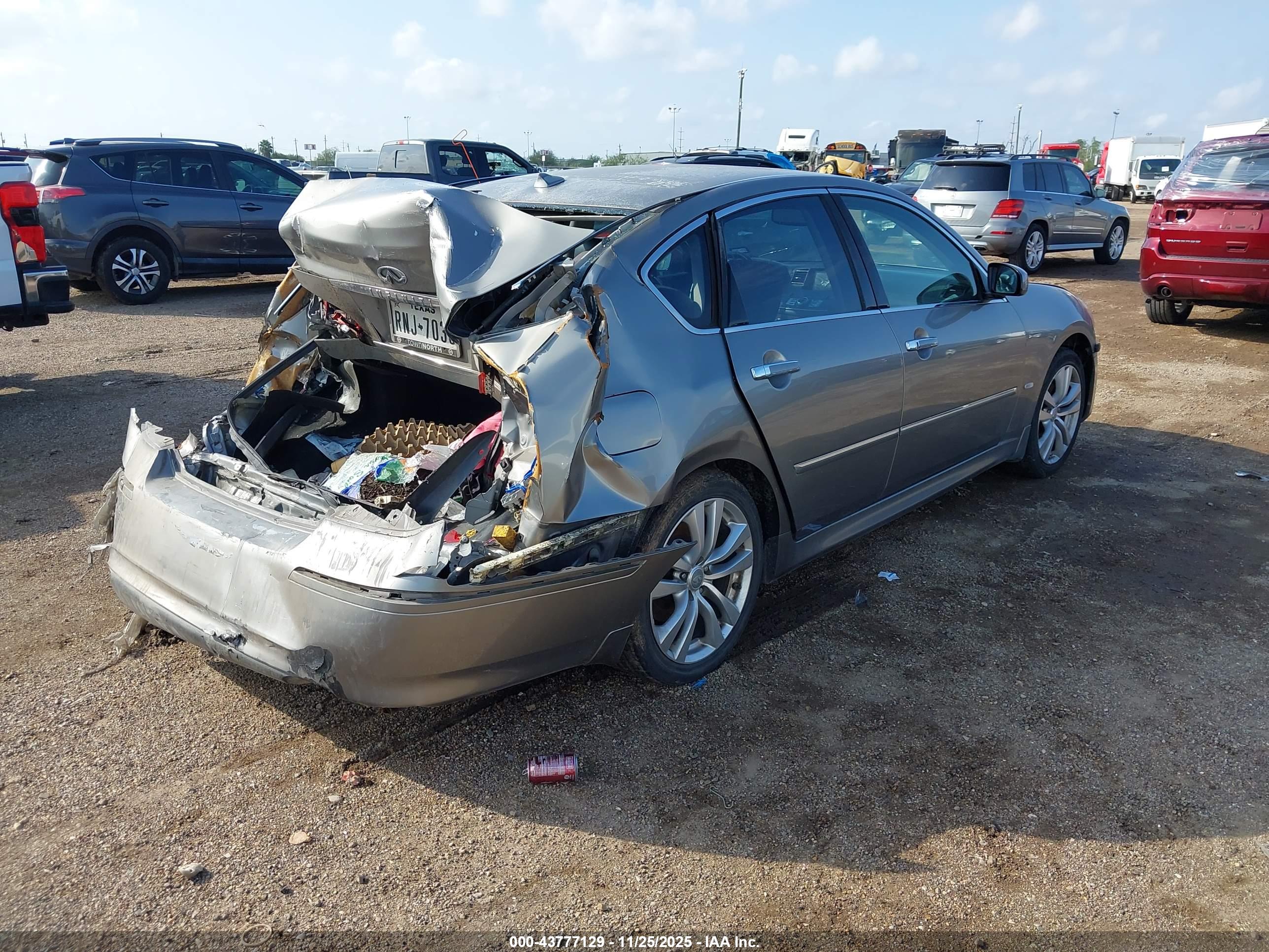 INFINITI M35 image 4