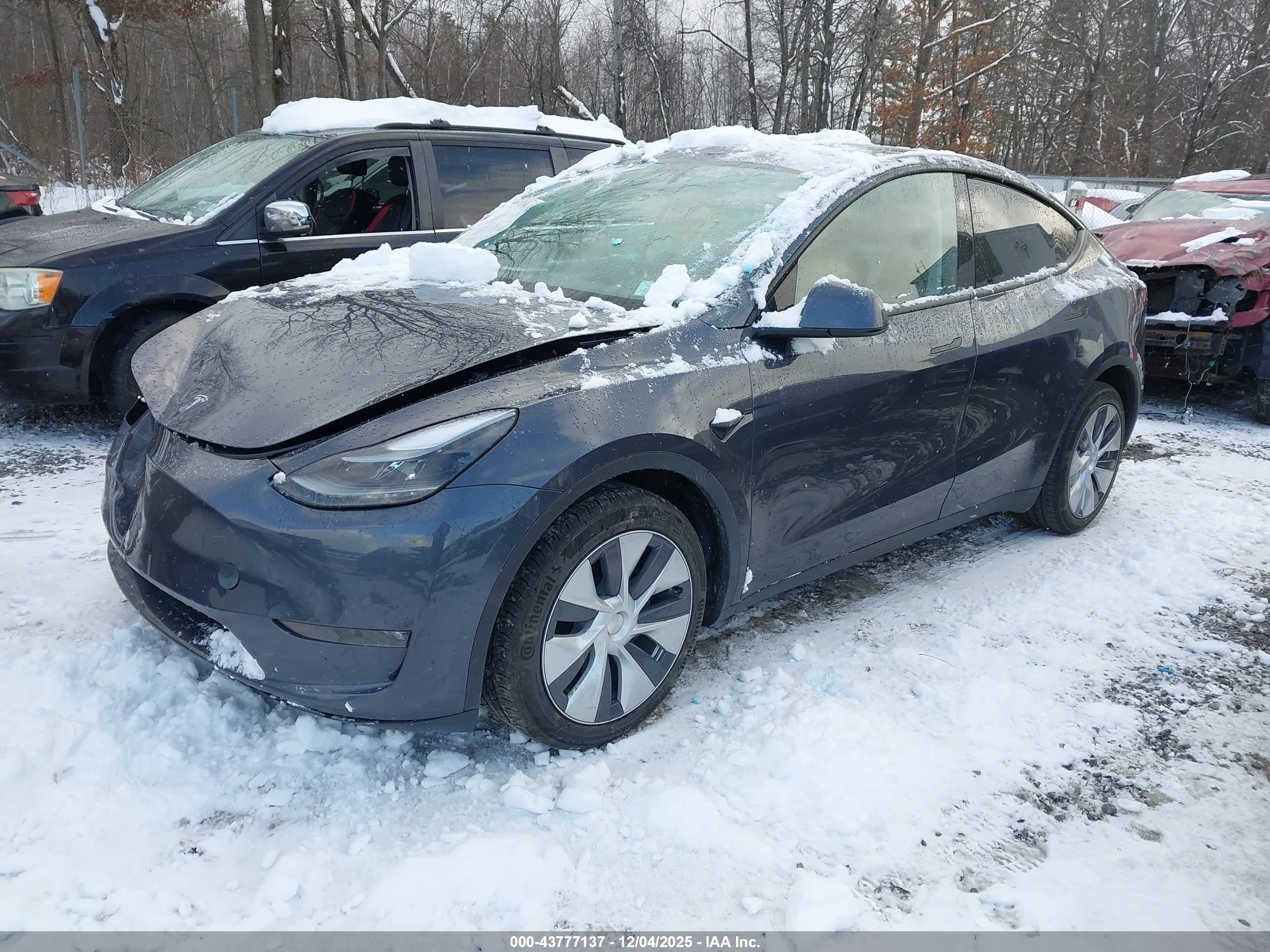 TESLA MODEL image 2