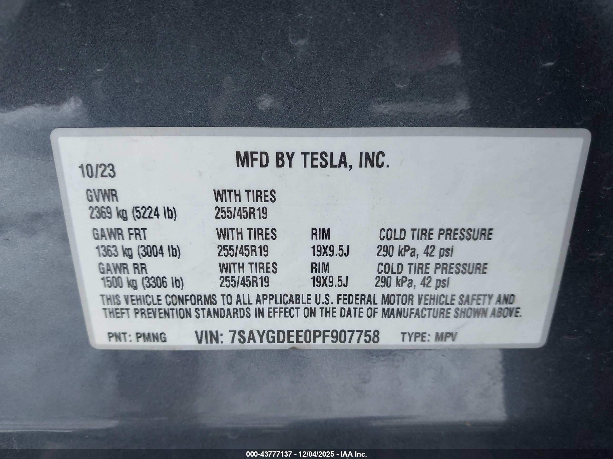 TESLA MODEL image 9