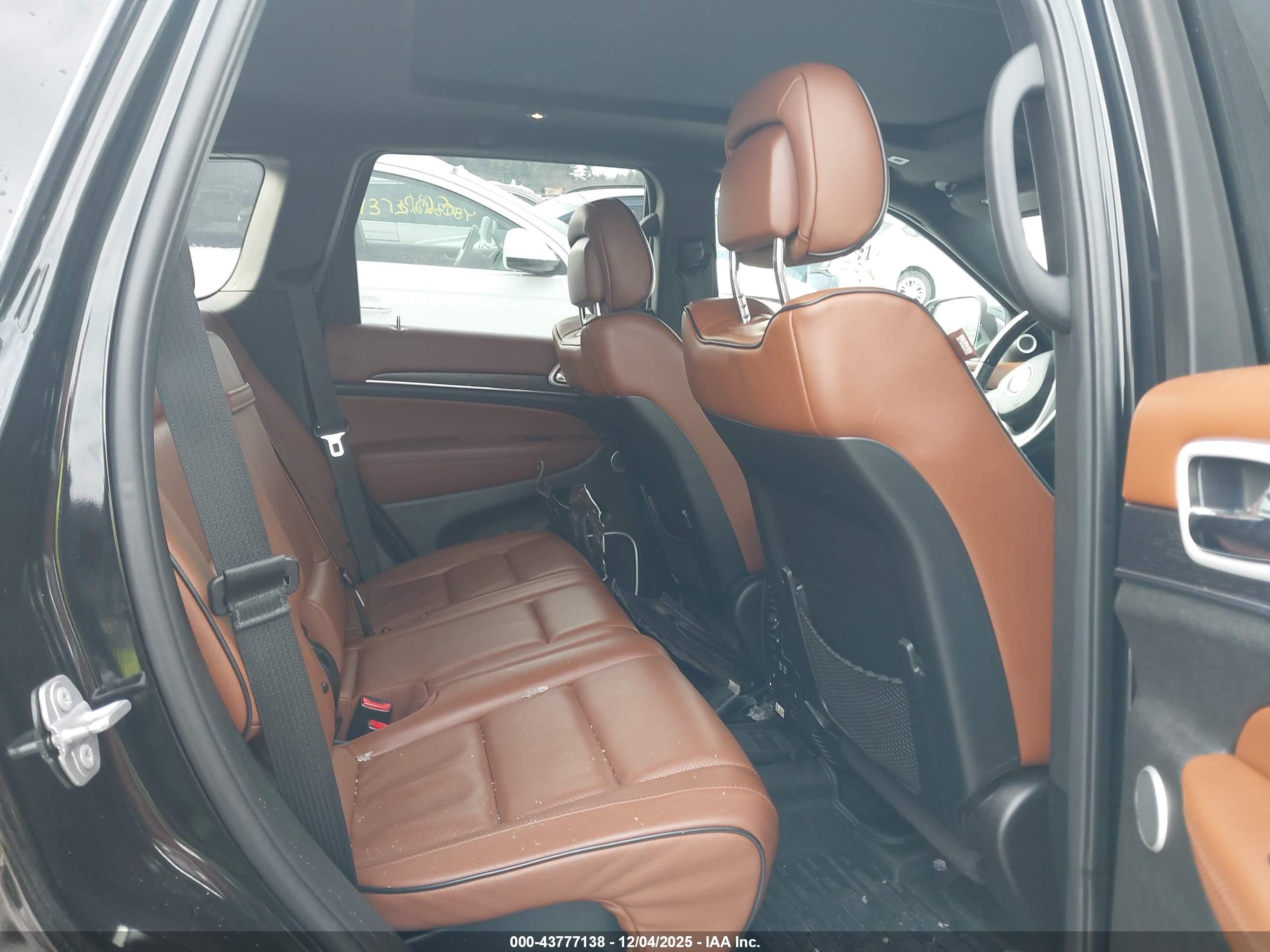 JEEP GRAND image 8