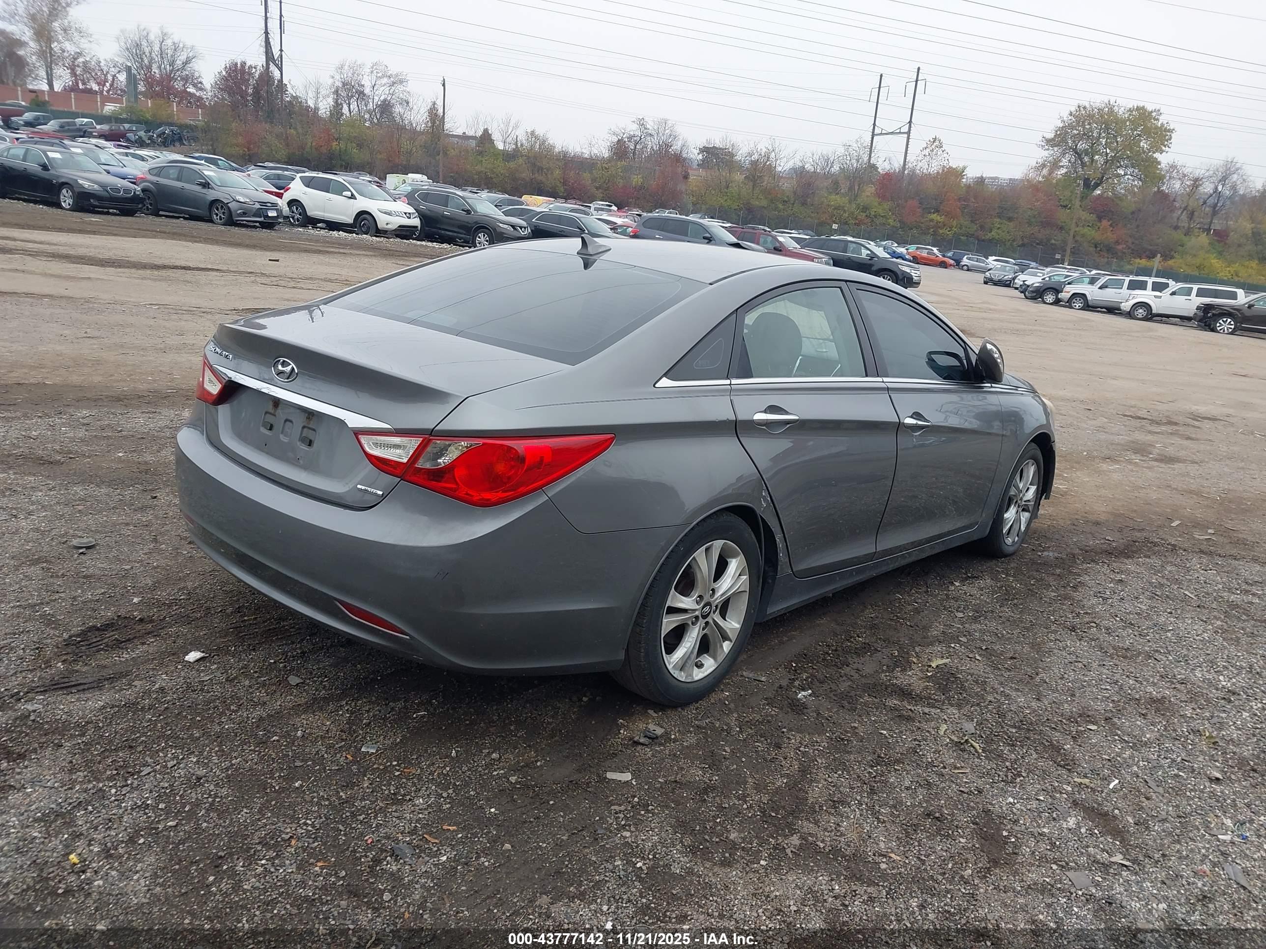 HYUNDAI SONATA image 4