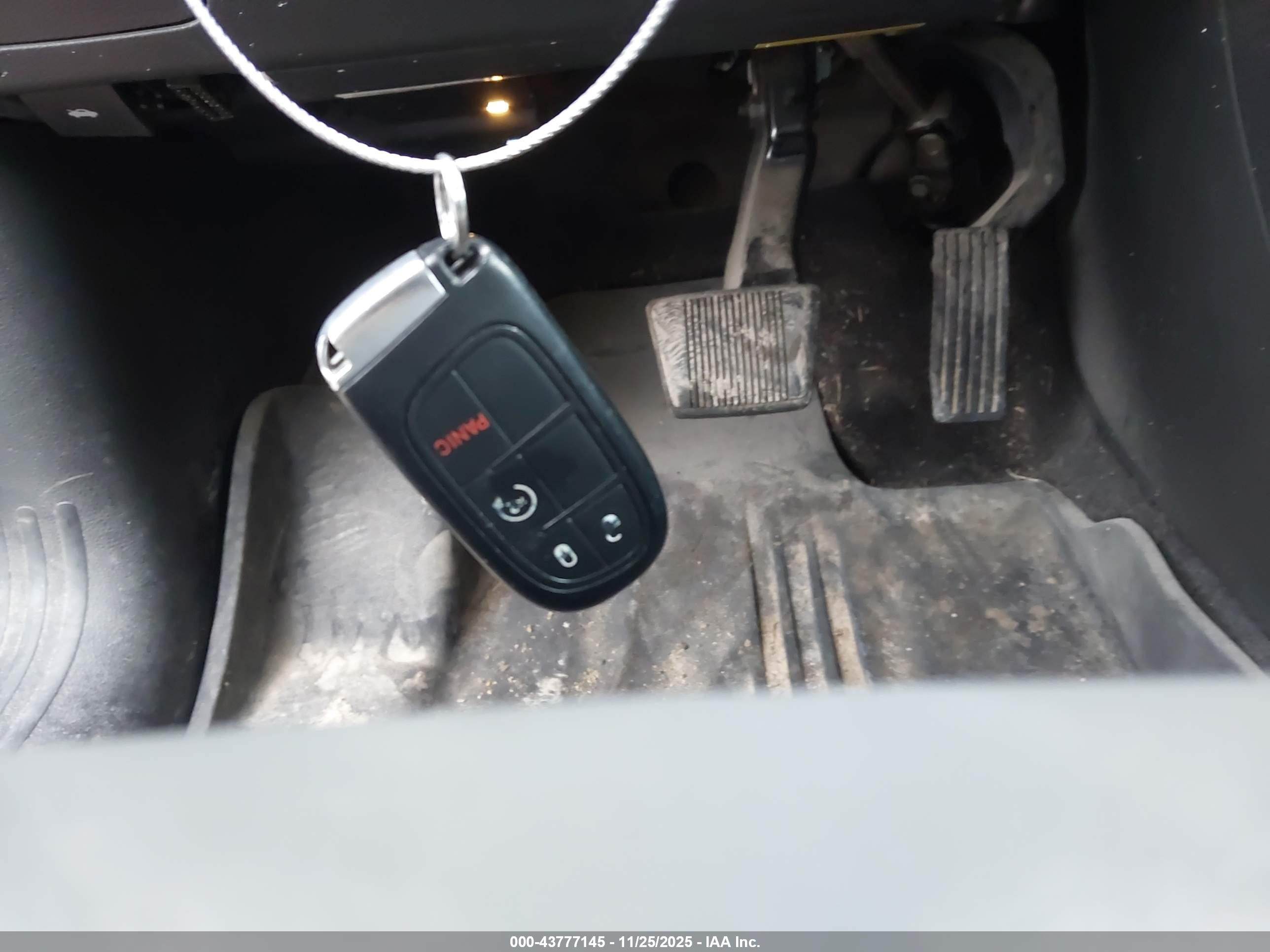 JEEP CHEROKEE image 11