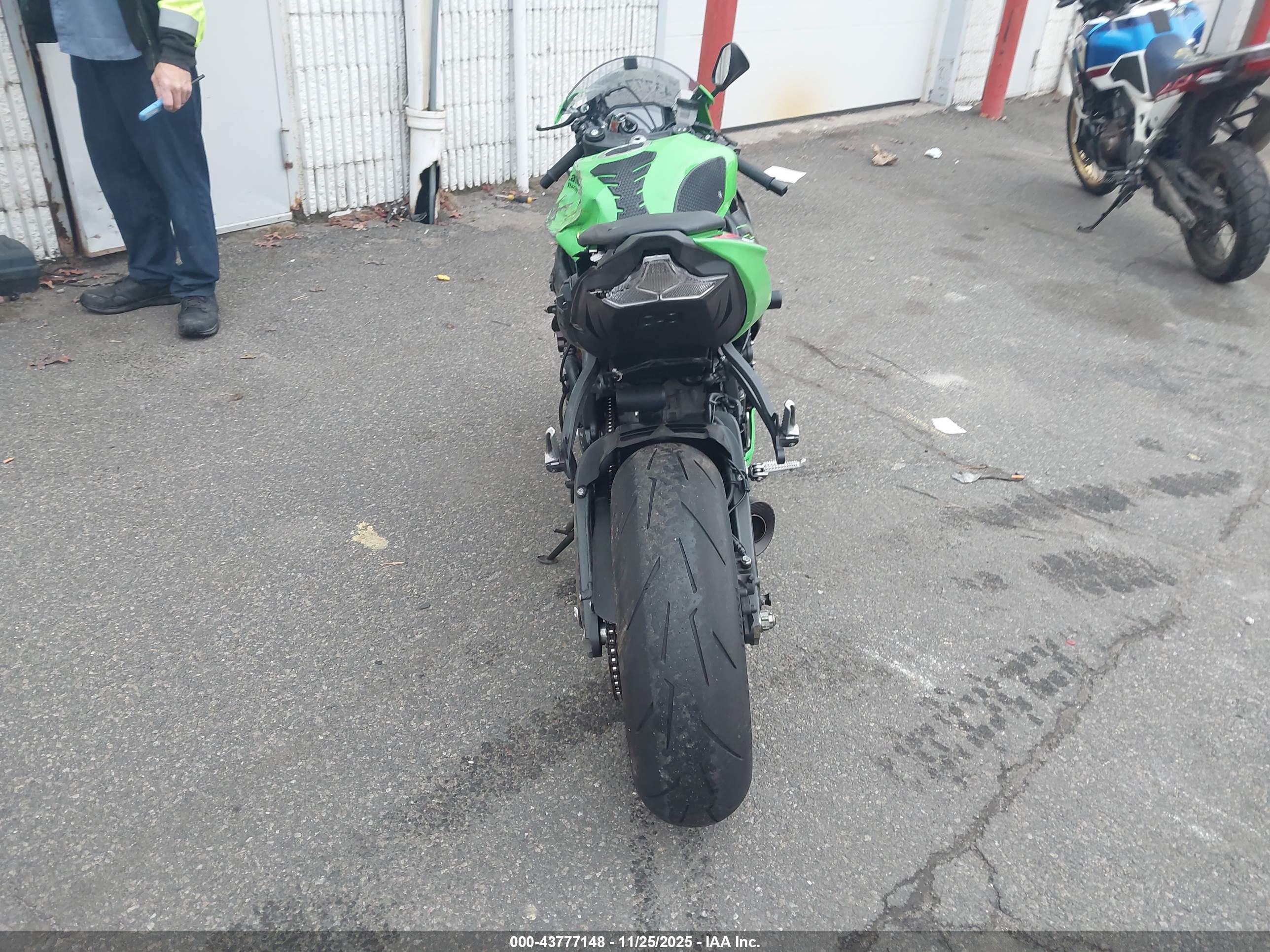 KAWASAKI ZX636 image 6