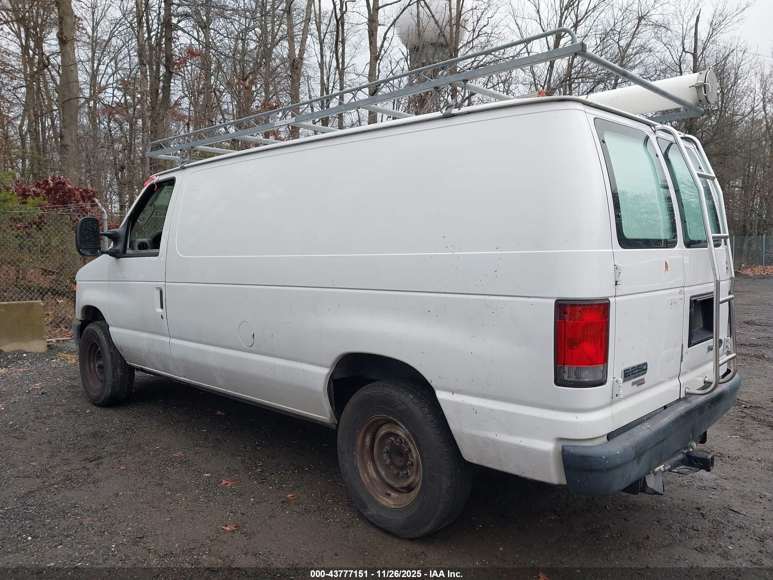 FORD E-250 image 3