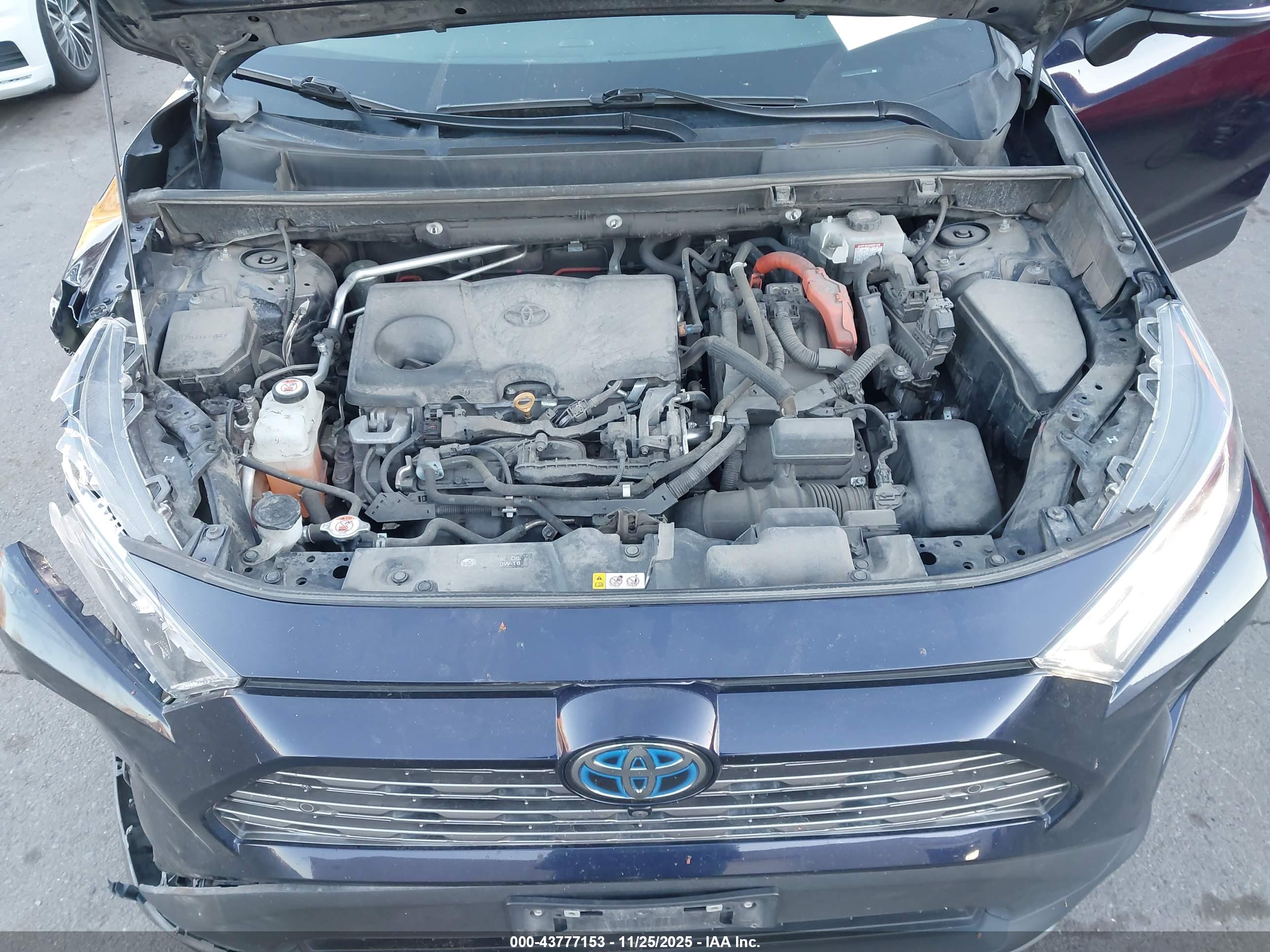 TOYOTA RAV4 image 10