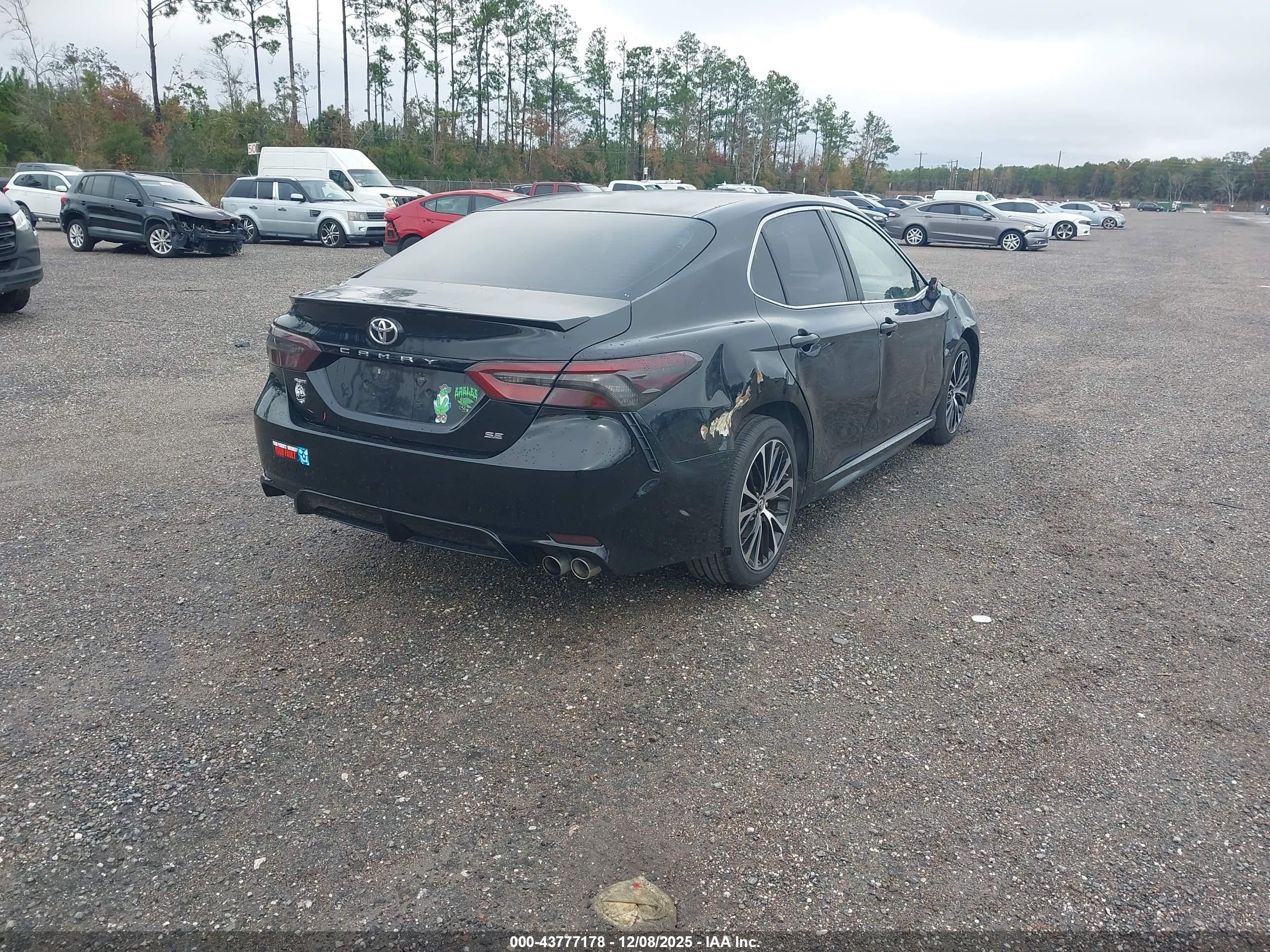 TOYOTA CAMRY image 4