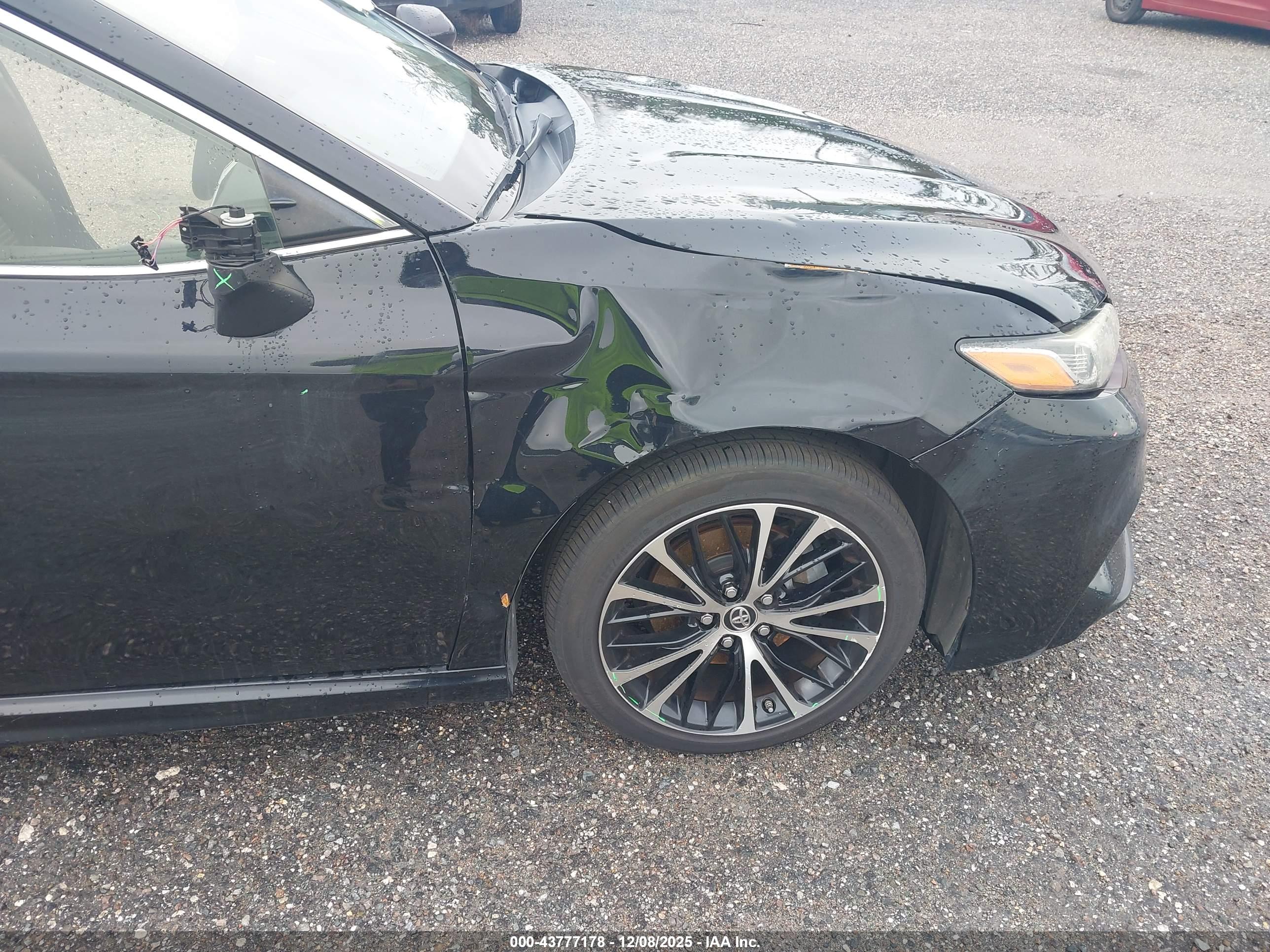 TOYOTA CAMRY image 6
