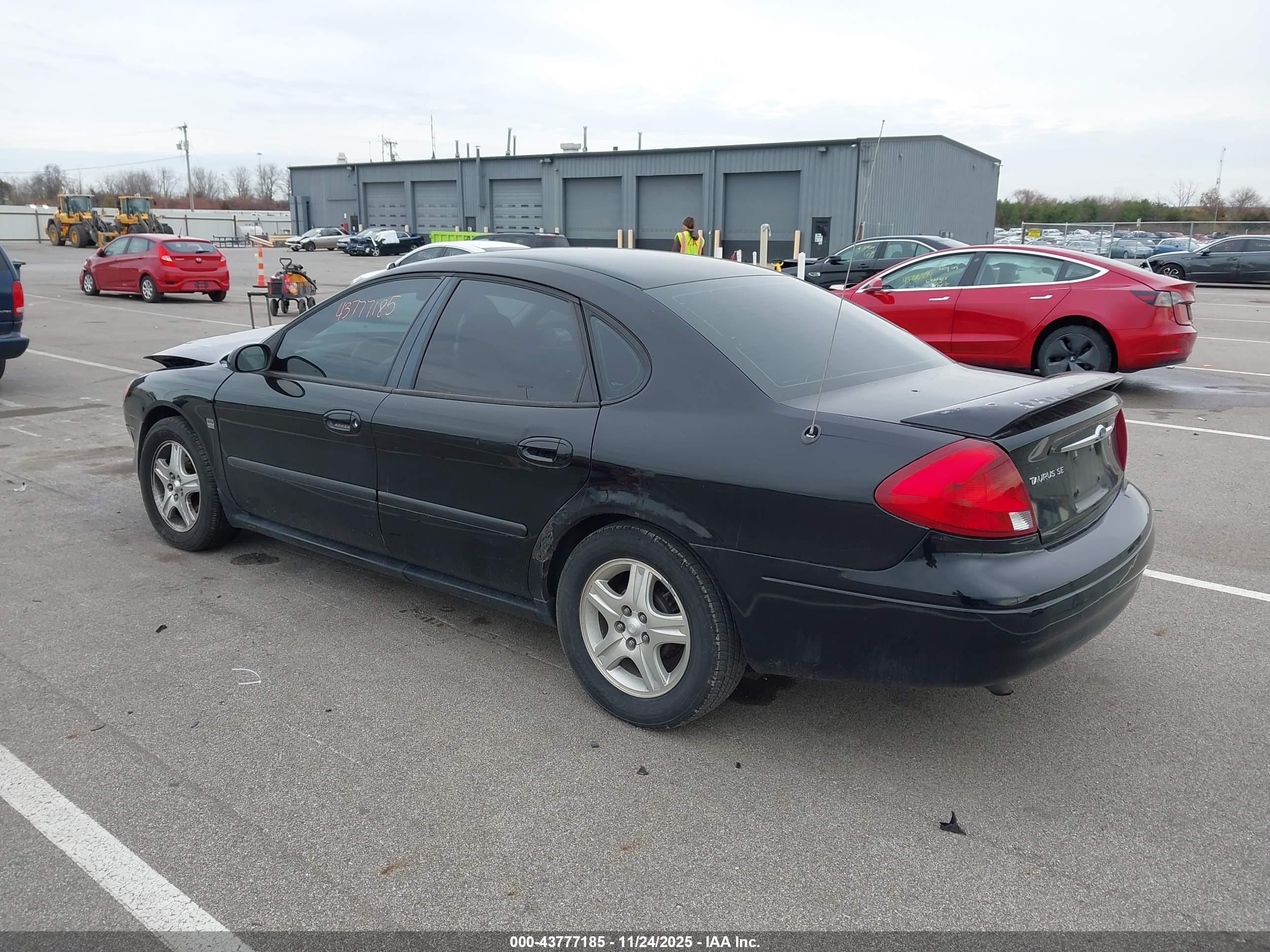 FORD TAURUS image 3