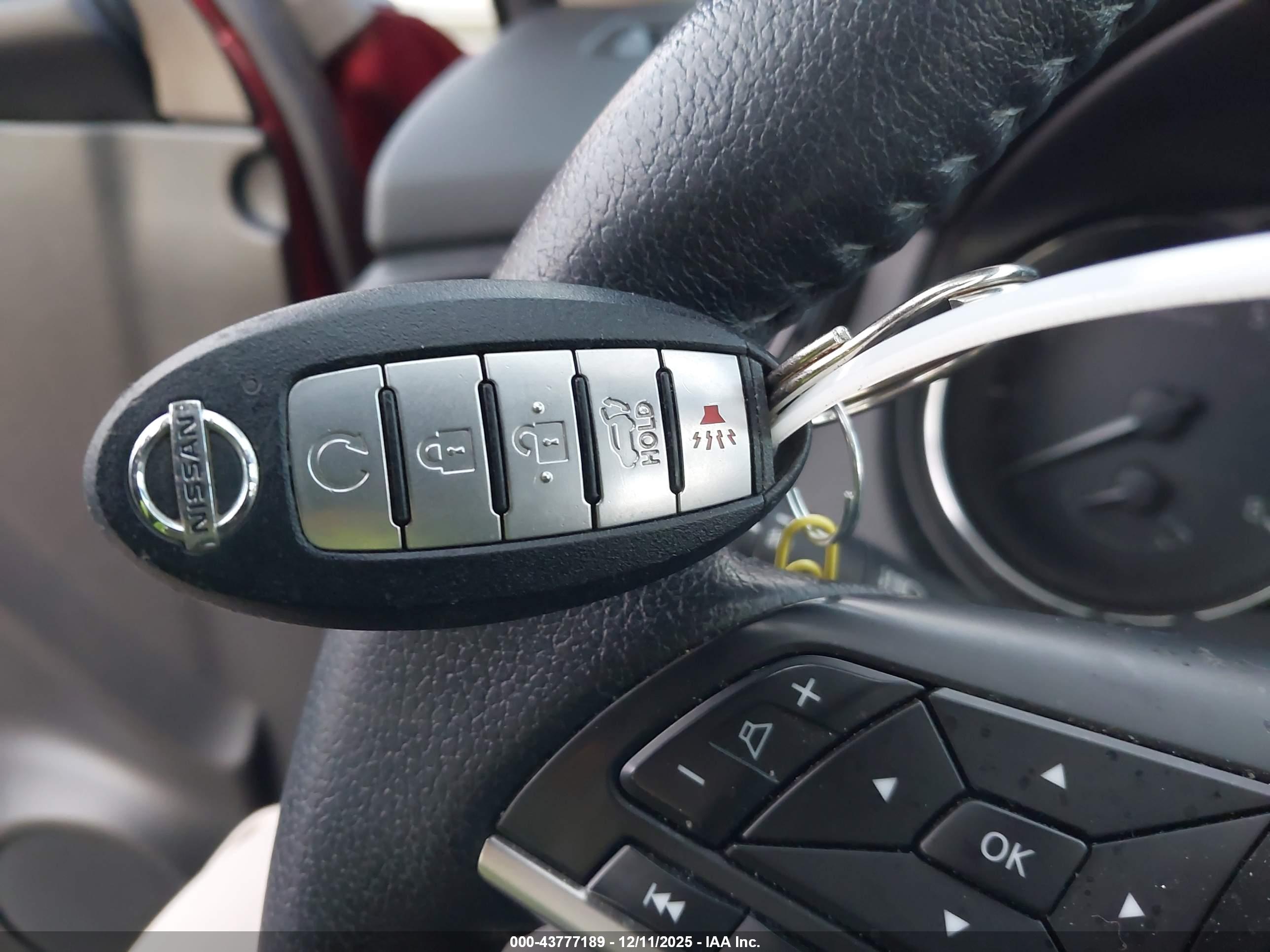 NISSAN ROGUE image 11