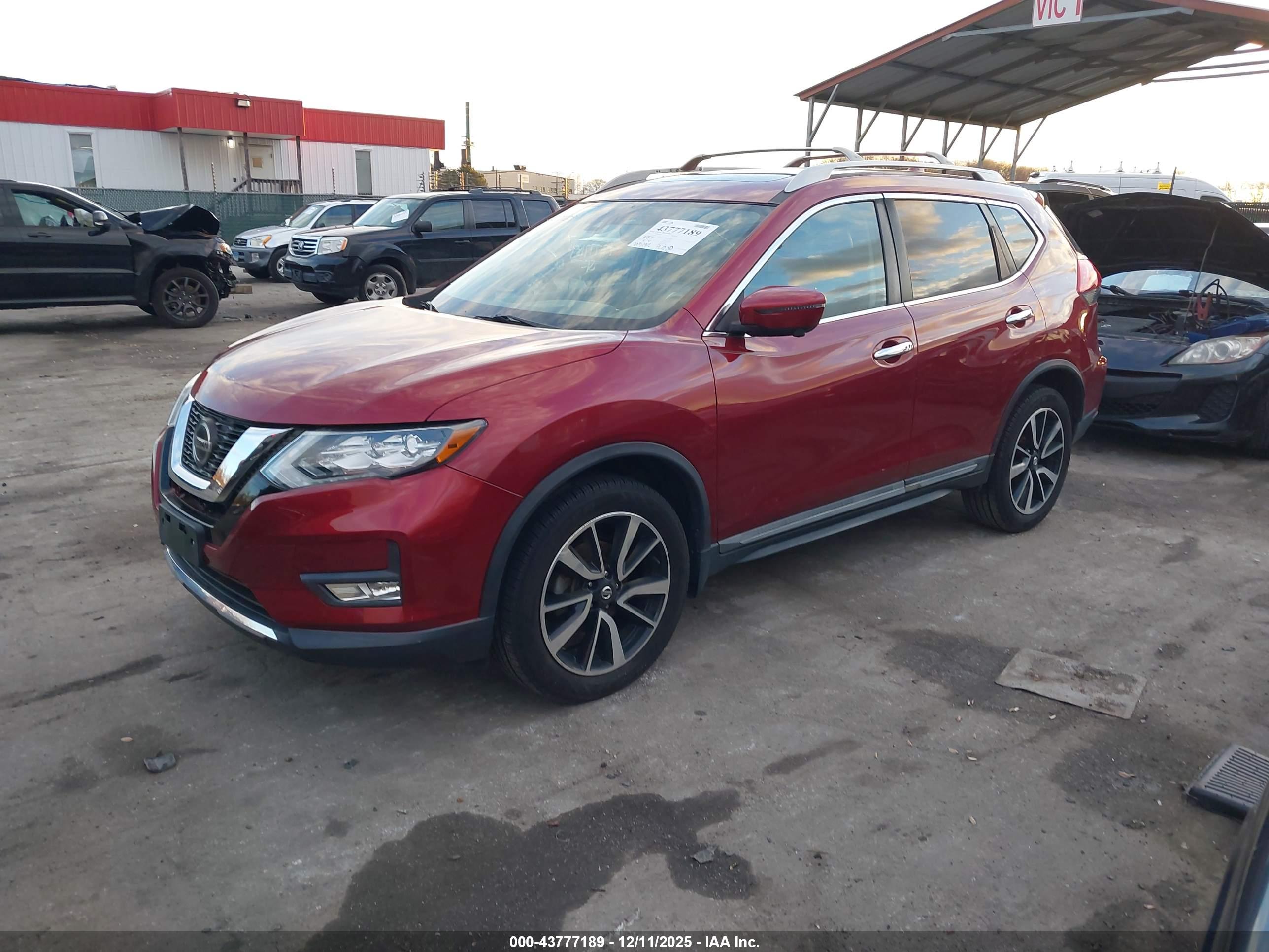 NISSAN ROGUE image 2