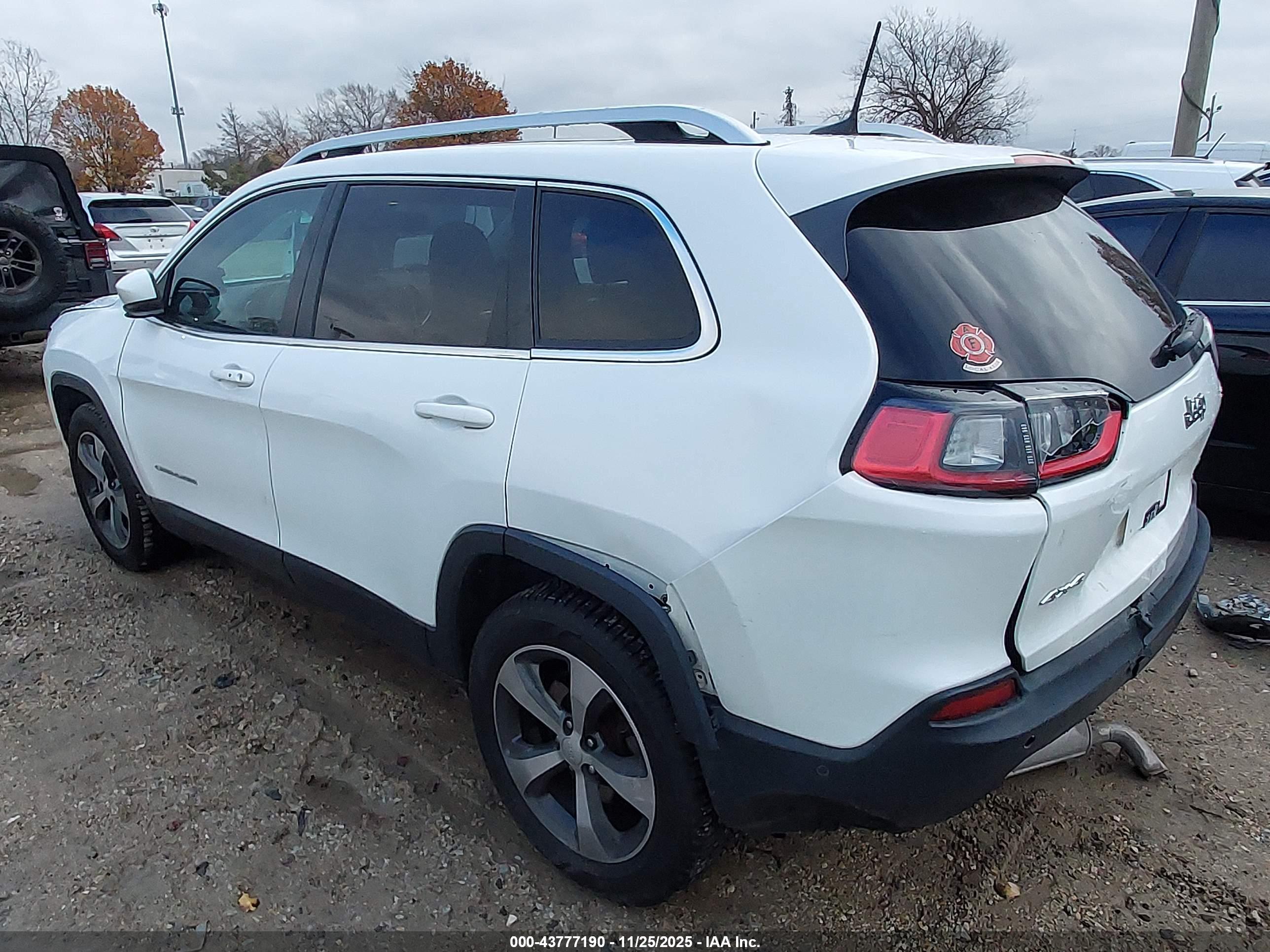 JEEP CHEROKEE image 3